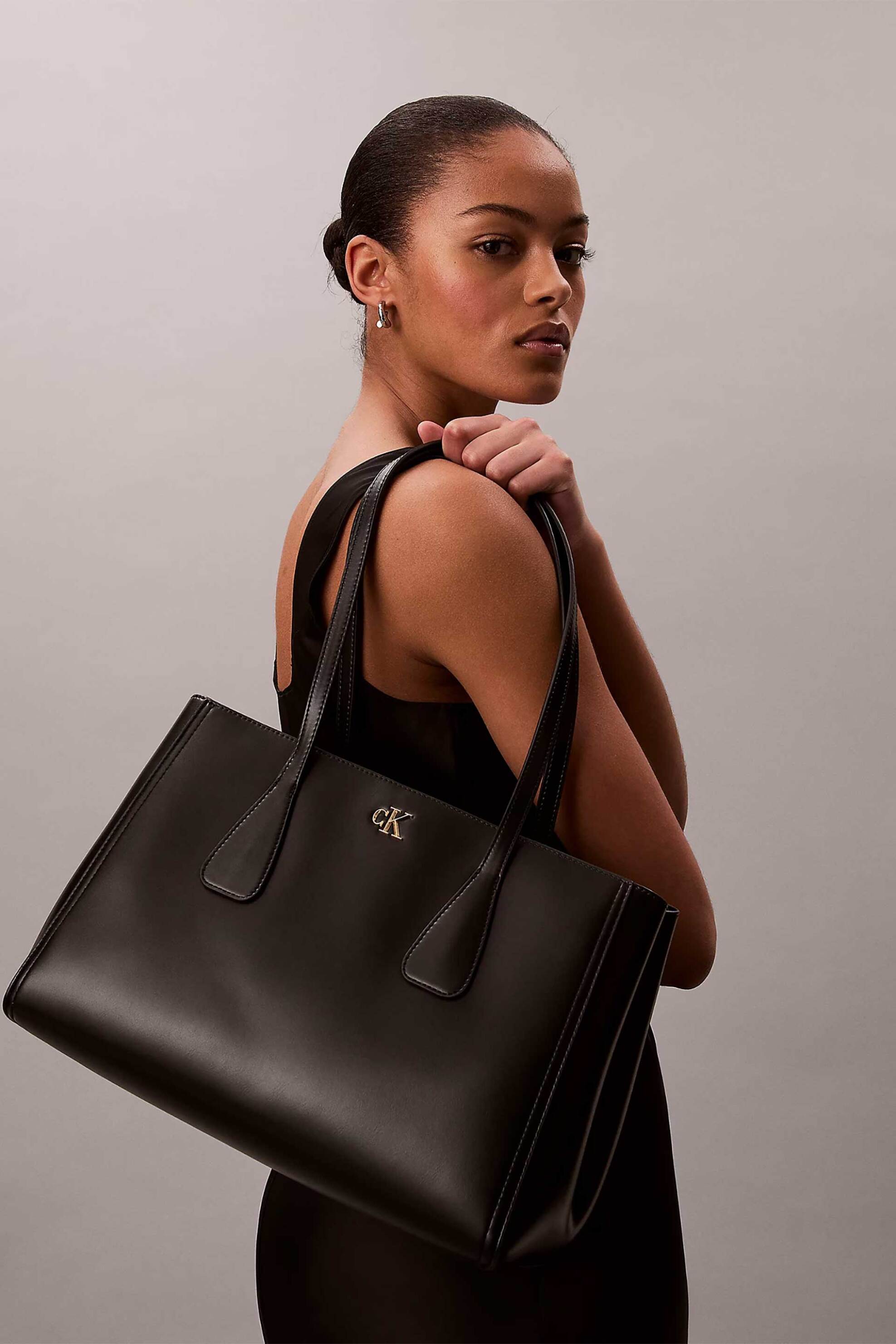 CALVIN KLEIN JEANS Calvin Klein Jeans γυναικεία τσάντα tote με μεταλλικό monogram (Medium) - LV04F3442G Μαύρο - 4