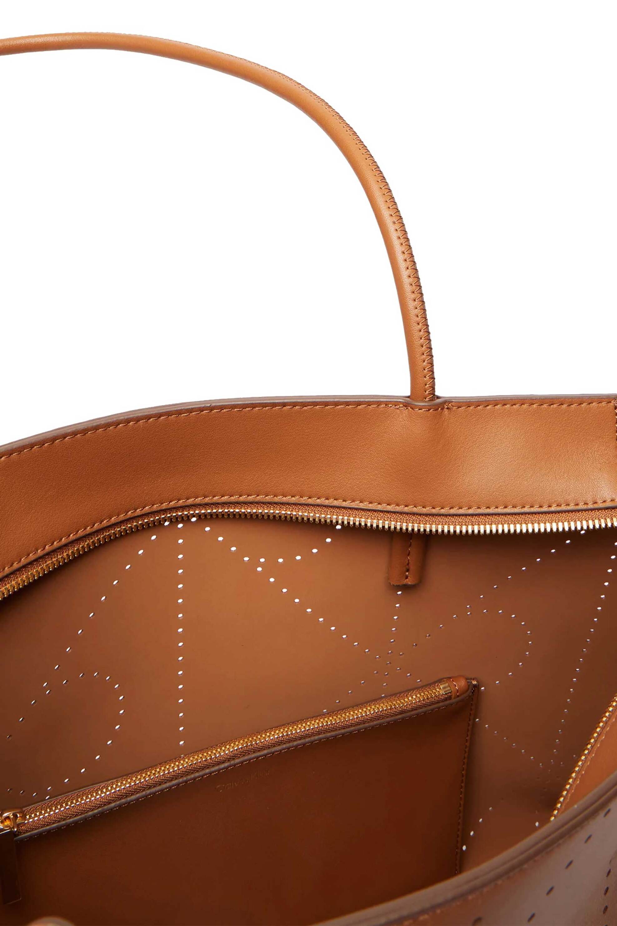 Calvin Klein Jeans Γυναικεία Δερμάτινη Τσάντα Tote με Pouch Και All-Over Monogram - Lv04F3359G Ταμπά