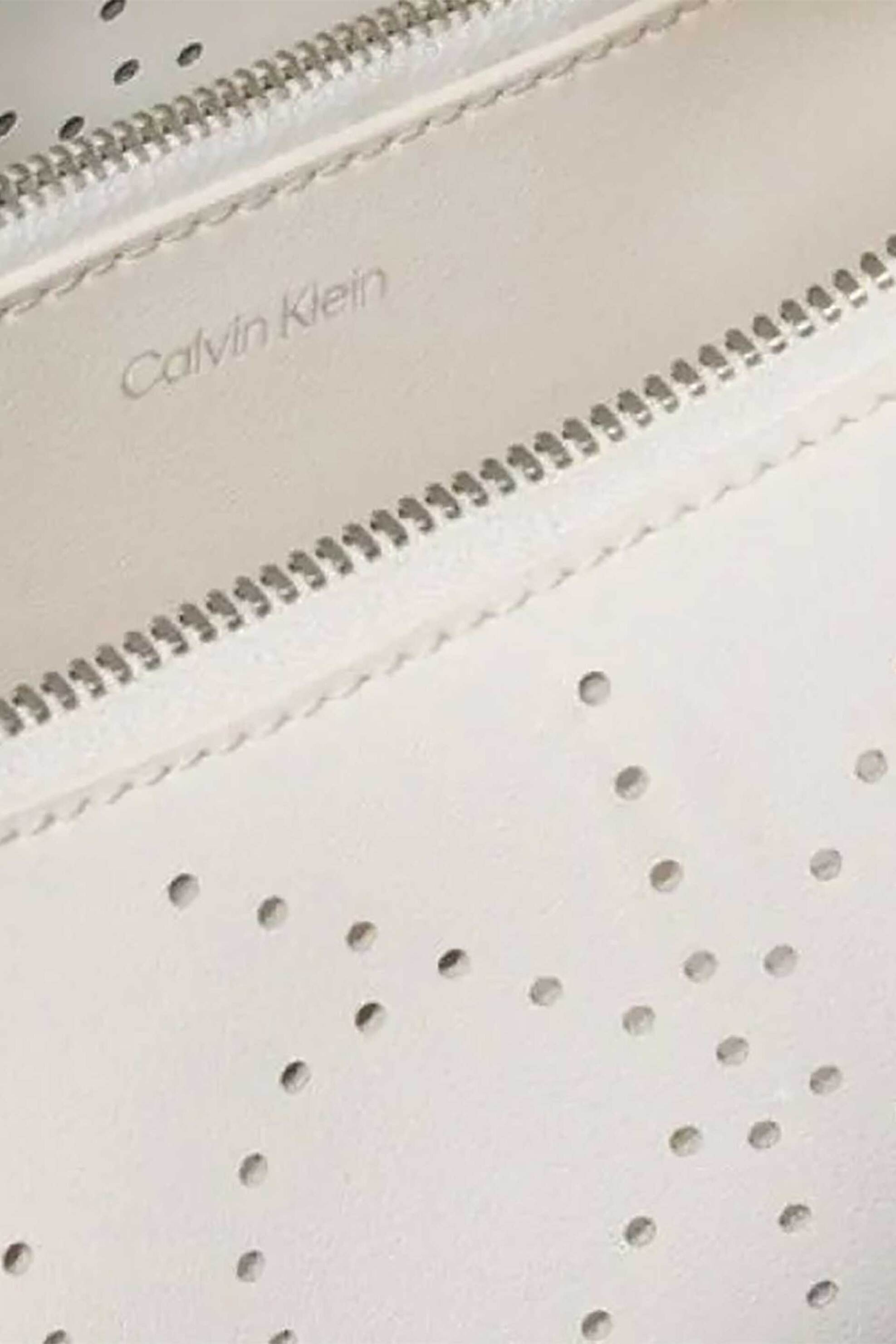 CALVIN KLEIN JEANS Calvin Klein Jeans γυναικεία δερμάτινη τσάντα ώμου με pouch και all-over monogram - LV04F3367G Λευκό - 3