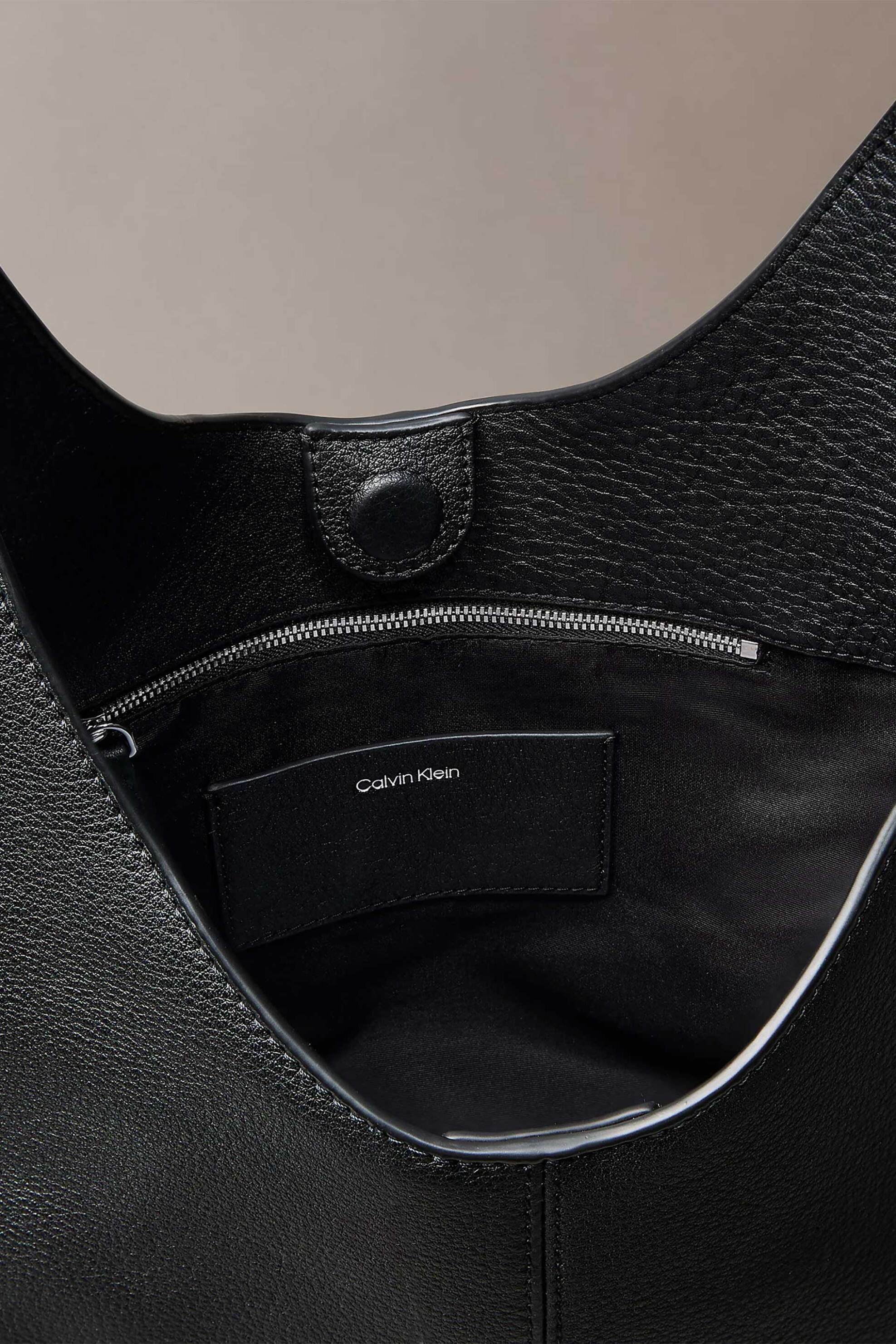 CALVIN KLEIN JEANS Calvin Klein Jeans γυναικεία δερμάτινη τσάντα ώμου με λογότυπο (M) - LV04F3543G Μαύρο - 3
