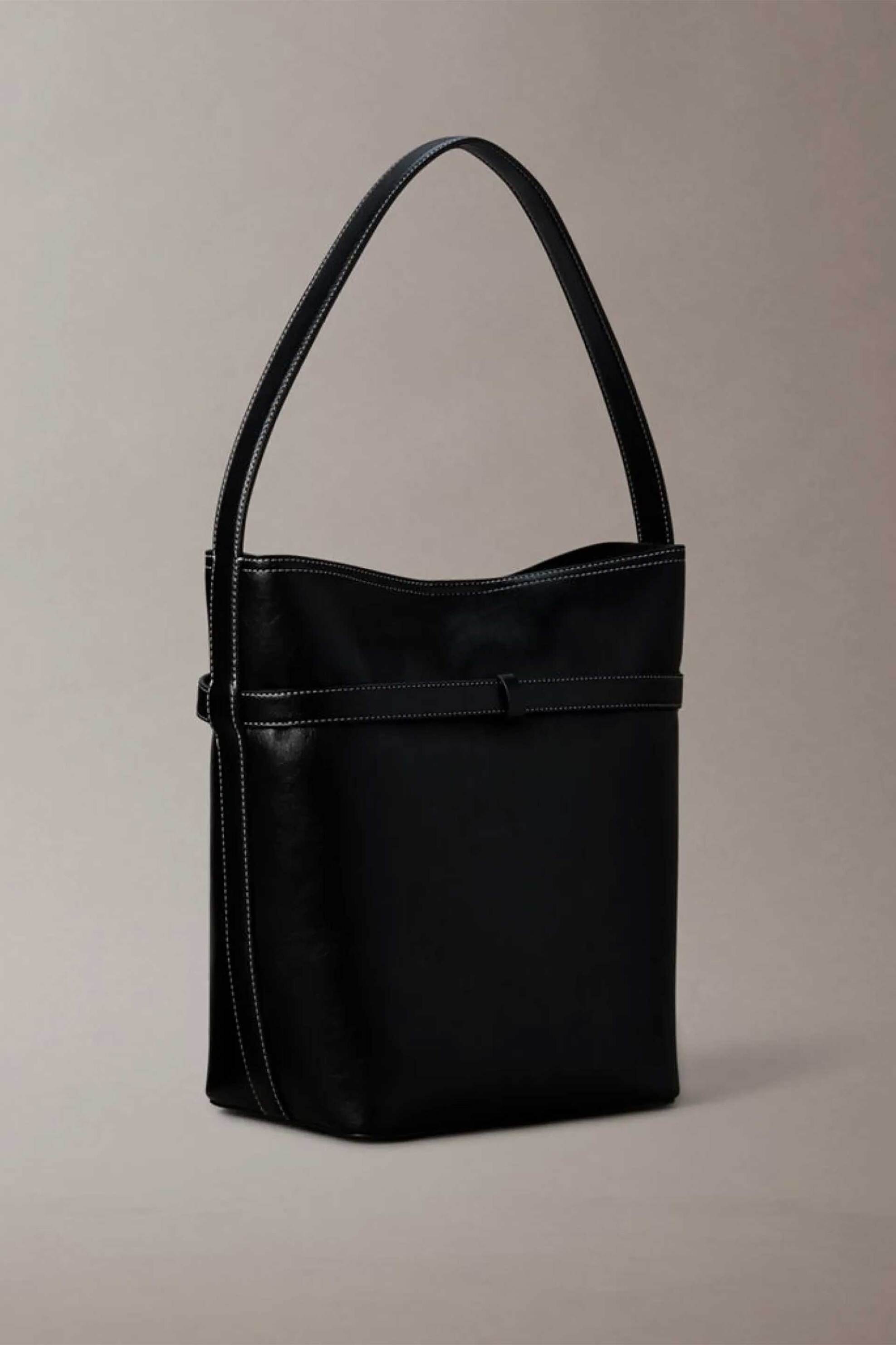 CALVIN KLEIN JEANS Calvin Klein Jeans γυναικεία τσάντα bucket με λογότυπο (M) - LV04F3551G Μαύρο - 2