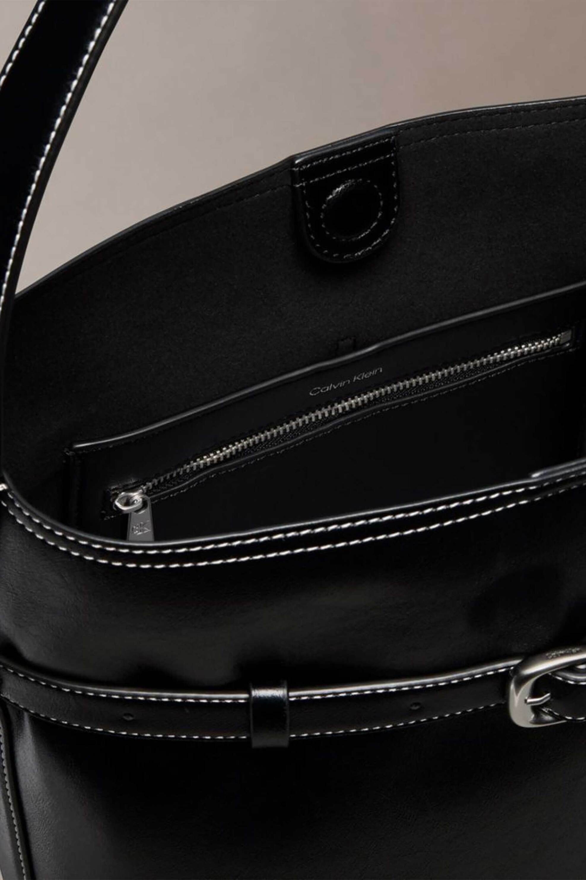 CALVIN KLEIN JEANS Calvin Klein Jeans γυναικεία τσάντα bucket με λογότυπο (M) - LV04F3551G Μαύρο - 3