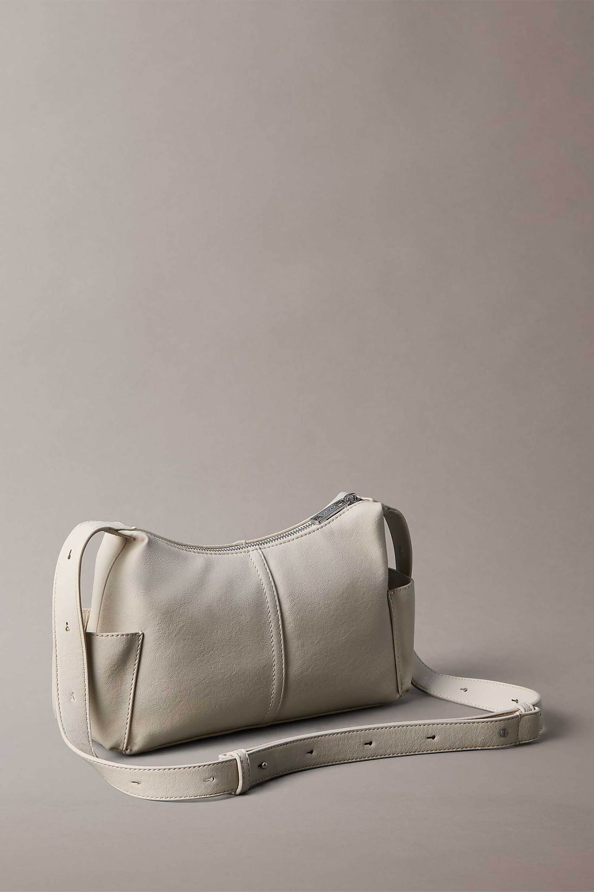 Calvin Klein Jeans γυναικεία τσάντα crossbody με monogram - LV04F3687G Κρέμ
