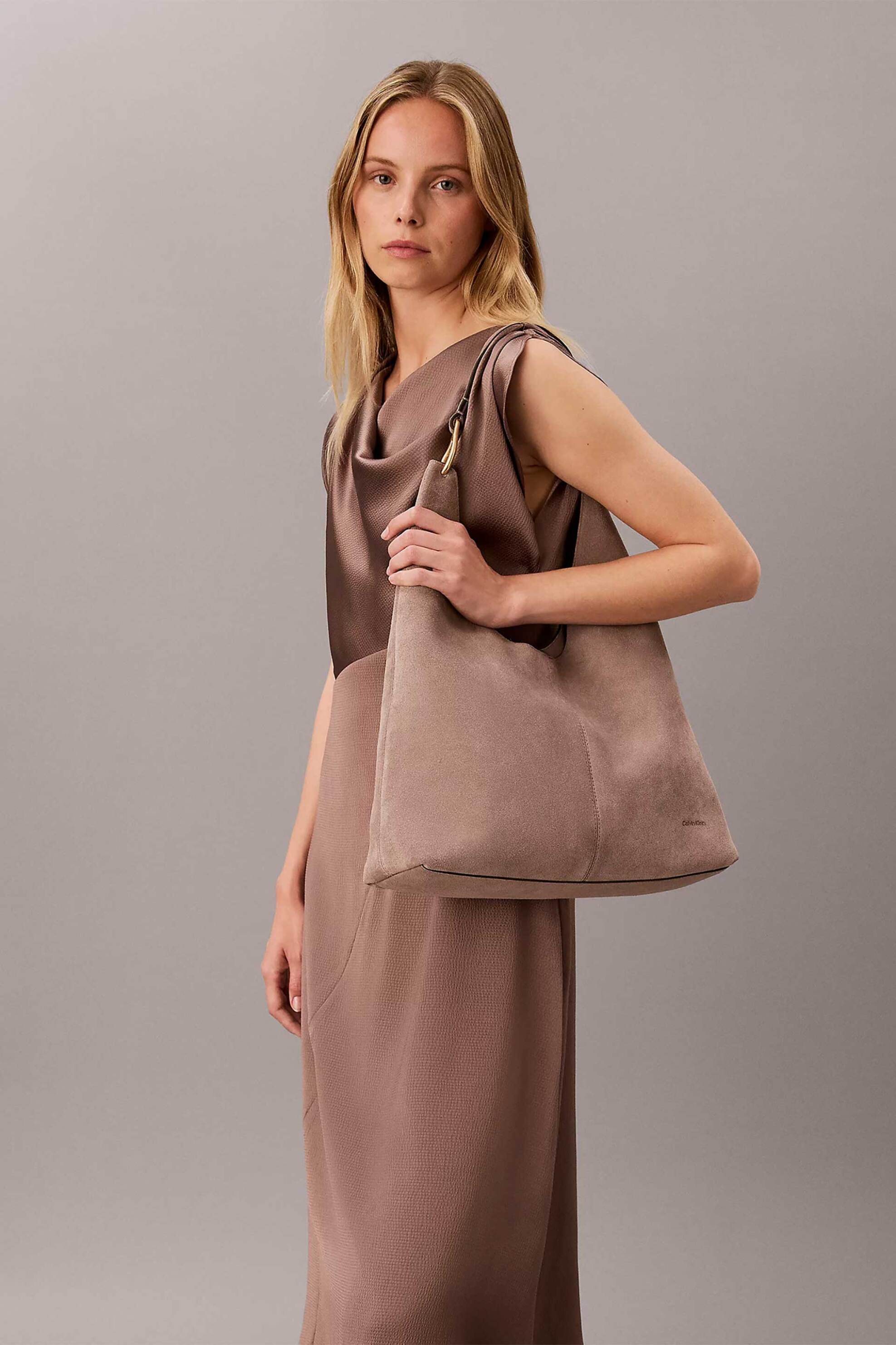 CALVIN KLEIN JEANS Calvin Klein Jeans γυναικεία suede τσάντα ώμου με λογότυπο (Large) - LV04F3690G Μπεζ - 4