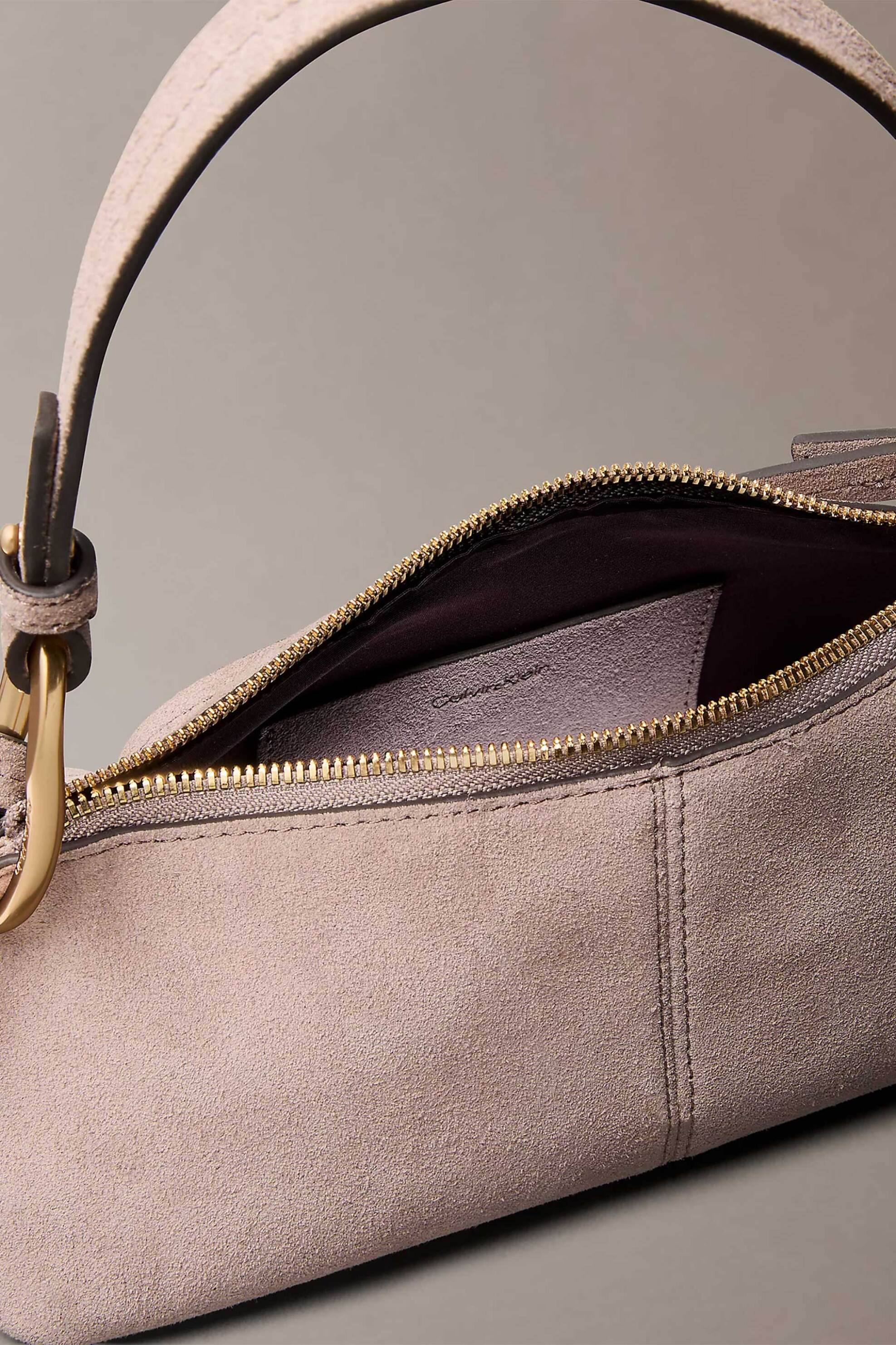 CALVIN KLEIN JEANS Calvin Klein Jeans γυναικεία suede τσάντα ώμου/crossbody με λογότυπο (Small) - LV04F3692G Μπεζ - 3