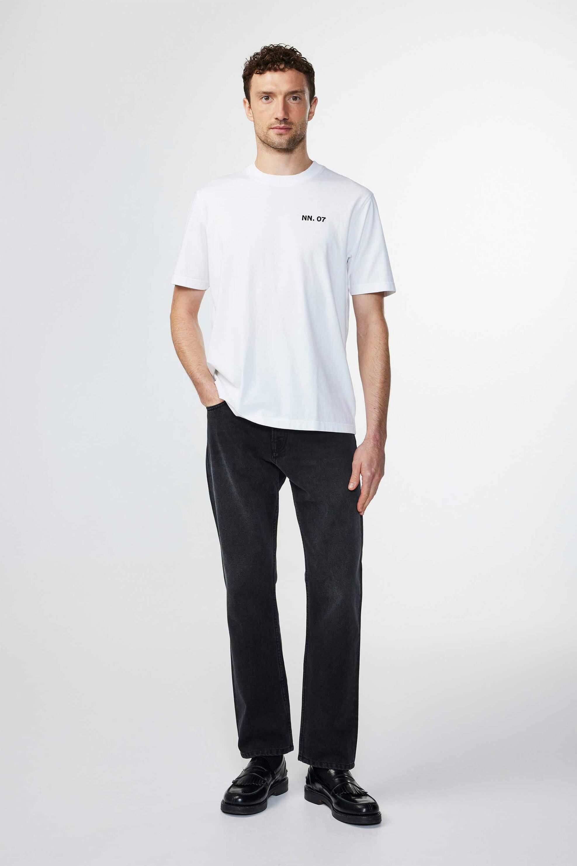 NN.07 ανδρικό βαμβακερό T-shirt μονόχρωμο με ανάγλυφο λογότυπο και σχέδιο "Adam 3209" - 2423209249 Λευκό φωτογραφία