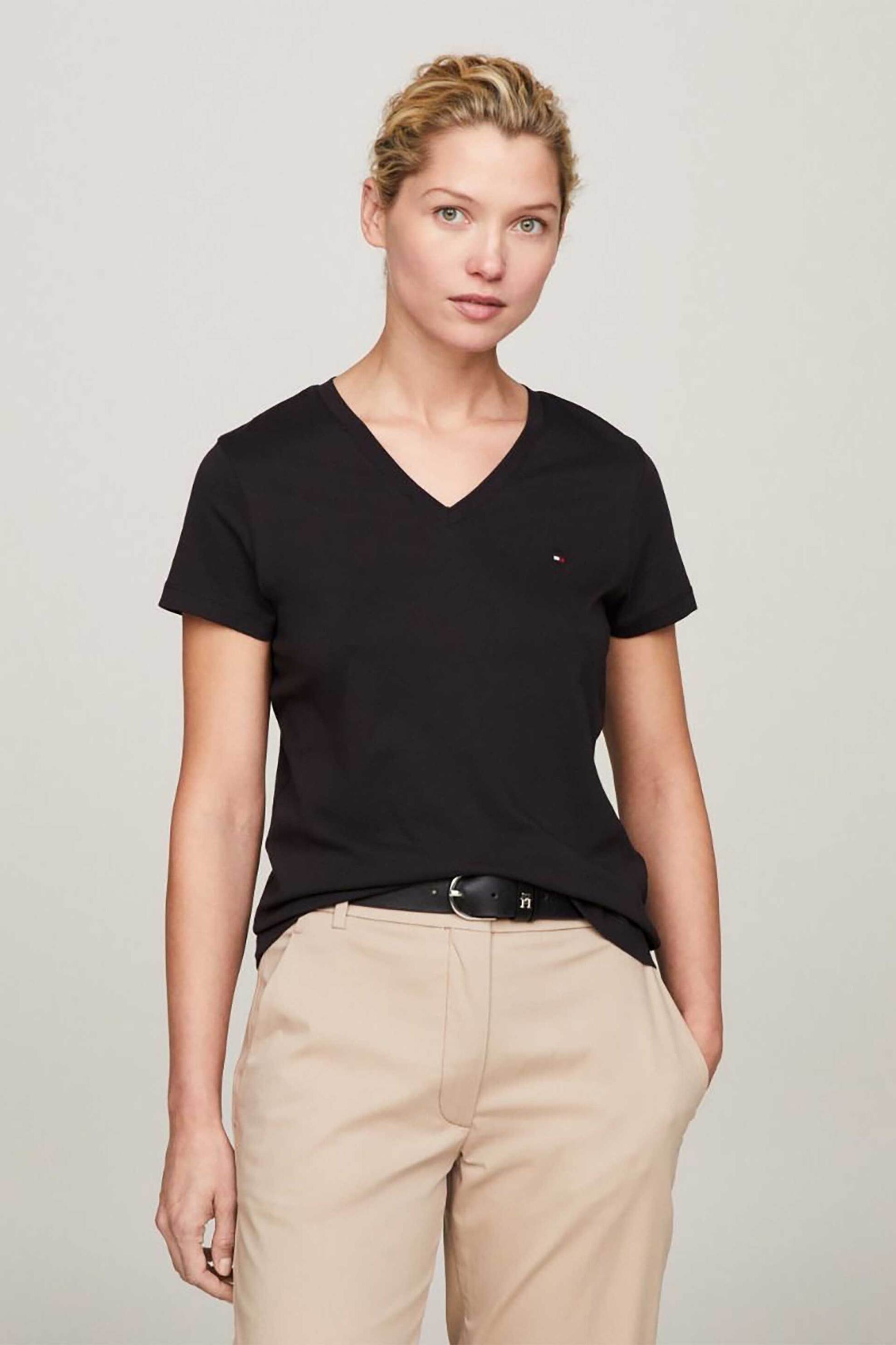 Γυναίκα > ΡΟΥΧΑ > Tops > T-Shirts Tommy Hilfiger γυναικείο βαμβακερό T-shirt μονόχρωμο με V λαιμόκοψη και contrast logo print - WW0WW24969 Μαύρο