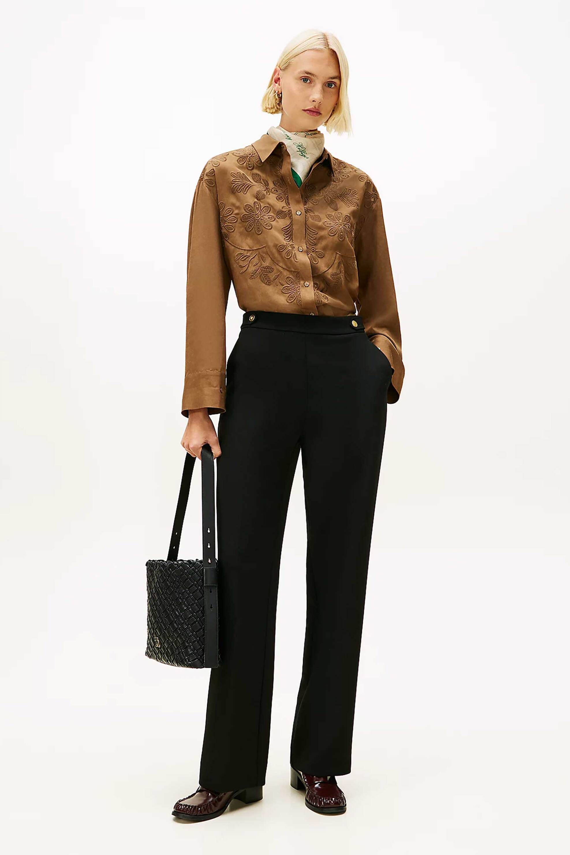 Tommy Hilfiger γυναικείο παντελόνι με μεταλλικό logo flag Straight Fit - WW0WW47799 Μαύρο