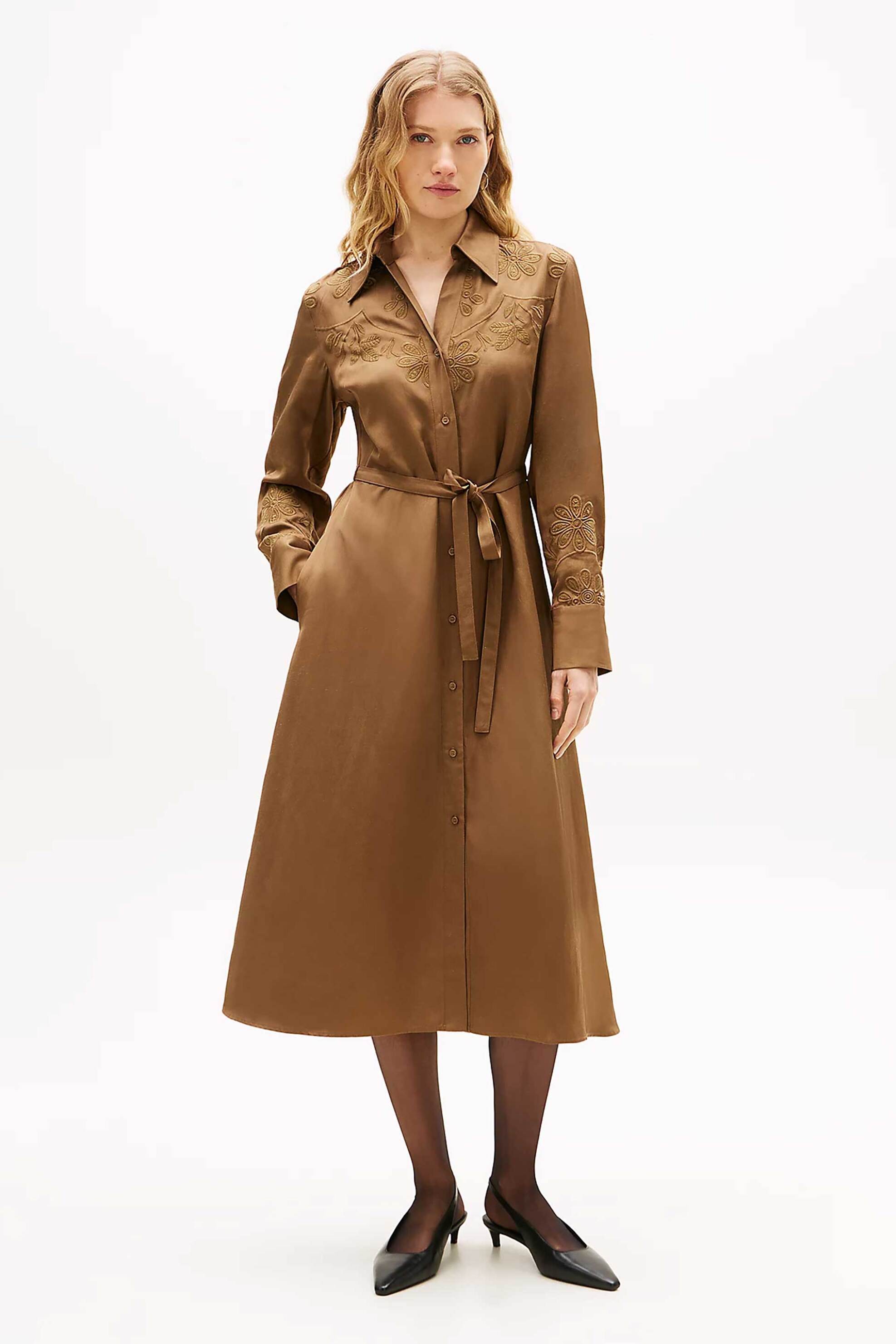 Tommy Hilfiger γυναικείο midi φόρεμα σεμιζιέ με κεντημένο floral σχέδιο Regular Fit - WW0WW47954 Καφέ