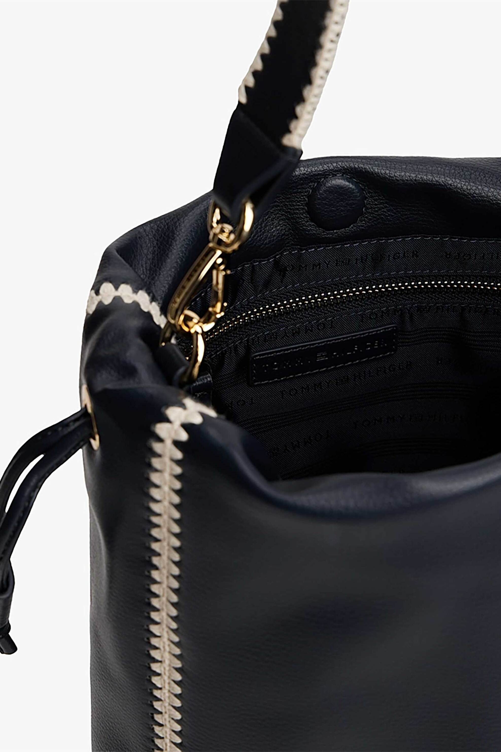 Tommy Hilfiger γυναικεία τσάντα bucket με μεταλλικό λογότυπο - AW0AW17540 Σκούρο Μπλε φωτογραφία