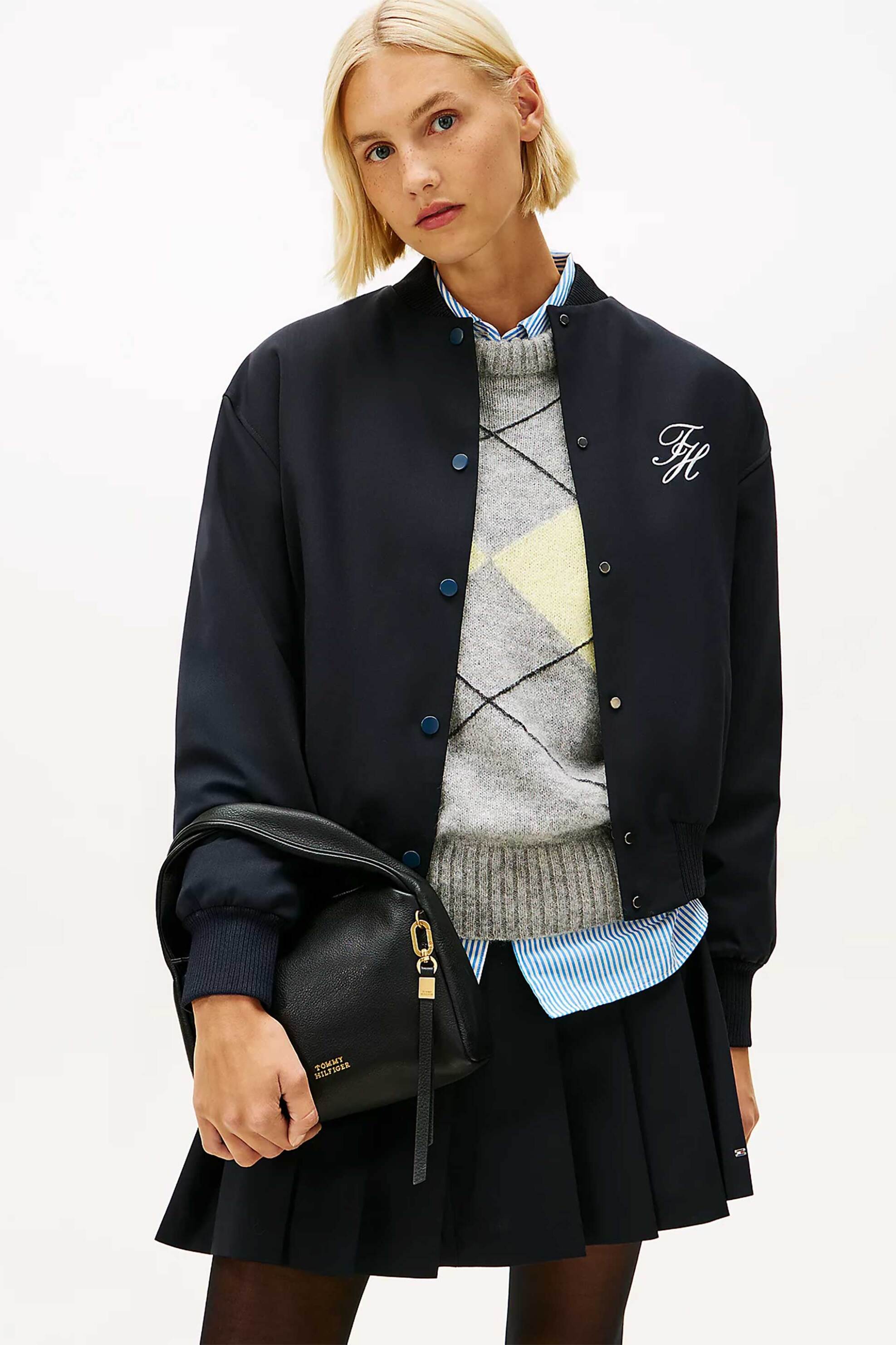 Tommy Hilfiger Γυναικεία Δερμάτινη Τσάντα Χειρός με Μεταλλικό Λογότυπο - Aw0Aw18150 Μαύρο