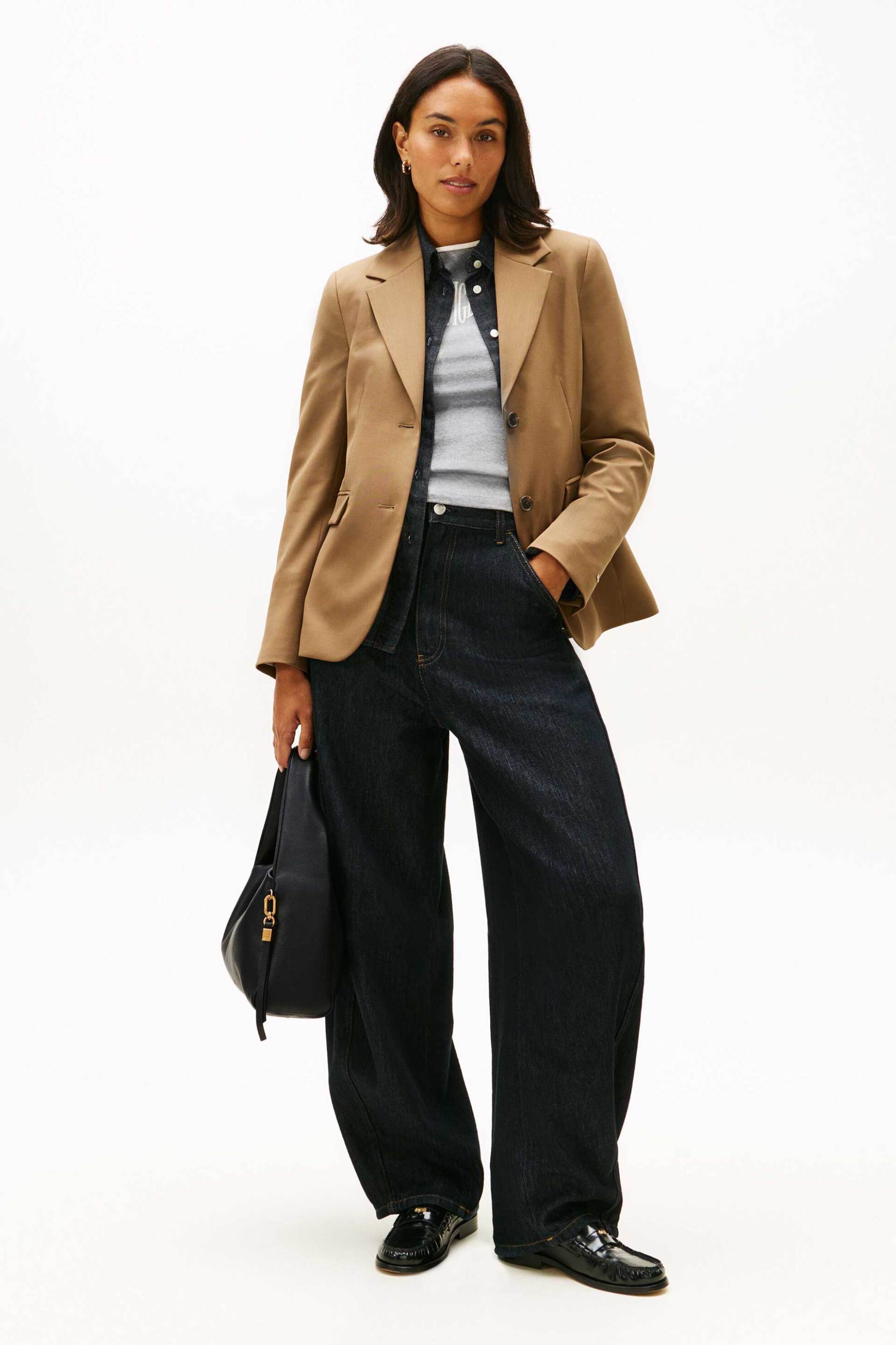 TOMMY HILFIGER Tommy Hilfiger γυναικεία δερμάτινη τσάντα χειρός/ώμου με μεταλλικό λογότυπο - AW0AW18152 Μαύρο - 4