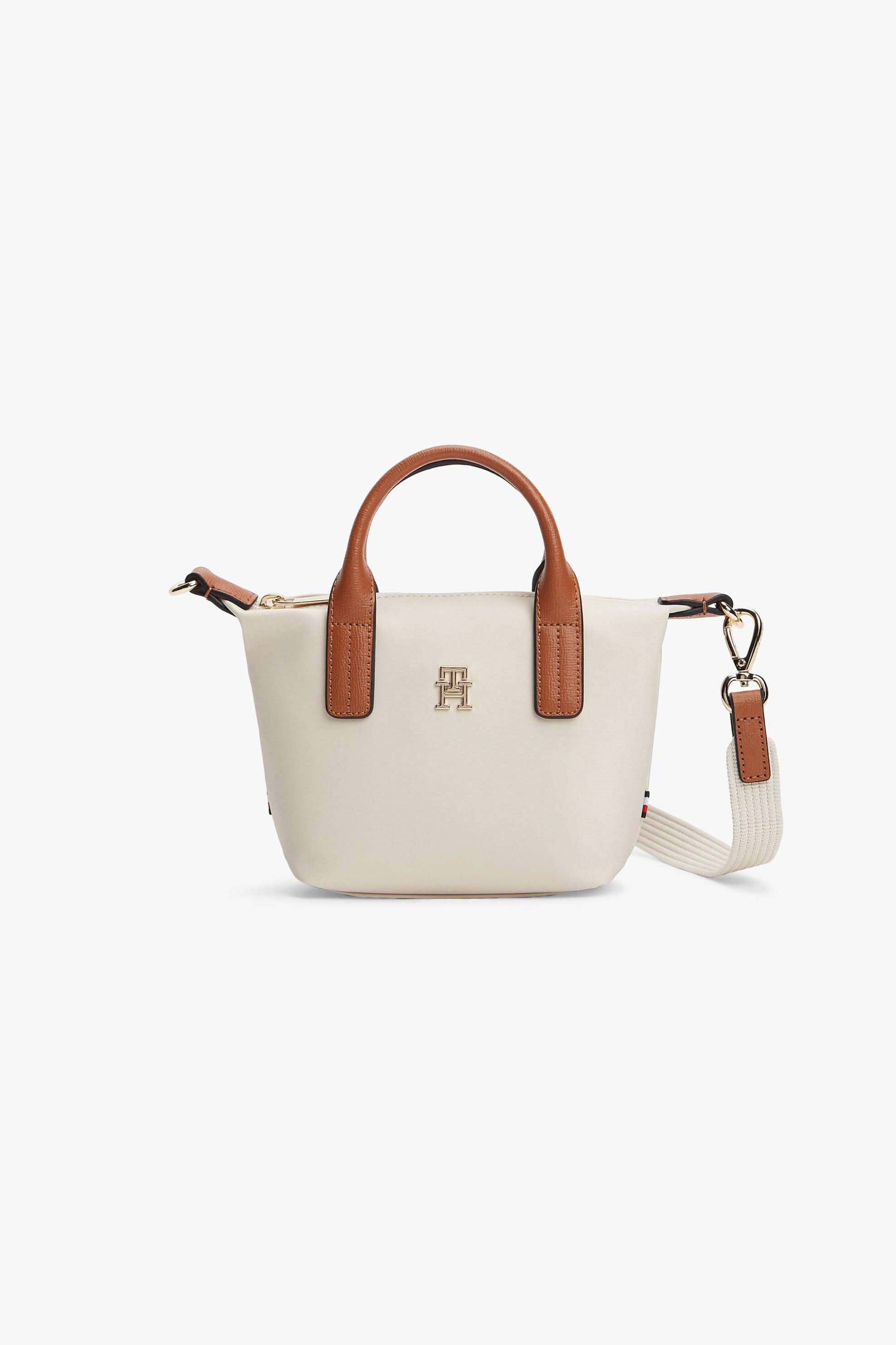 Tommy Hilfiger γυναικεία τσάντα tote με μεταλλικό λογότυπο "TH Monogram" - AW0AW18368 Εκρού