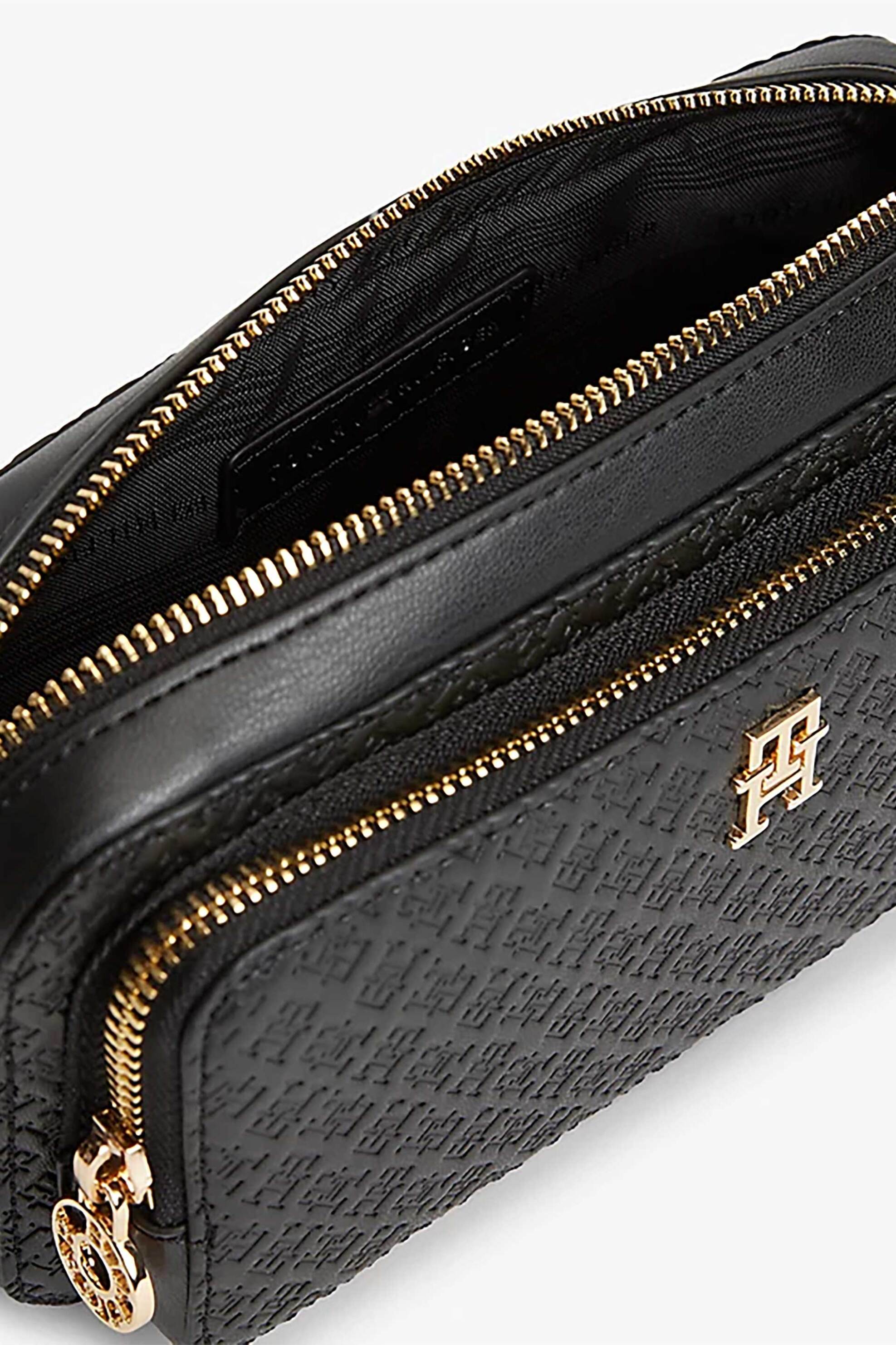 TOMMY HILFIGER Tommy Hilfiger γυναικεία τσάντα crossbody με μεταλλικό monogram "TH Daily Camera Bag" - AW0AW18414 Μαύρο - 3