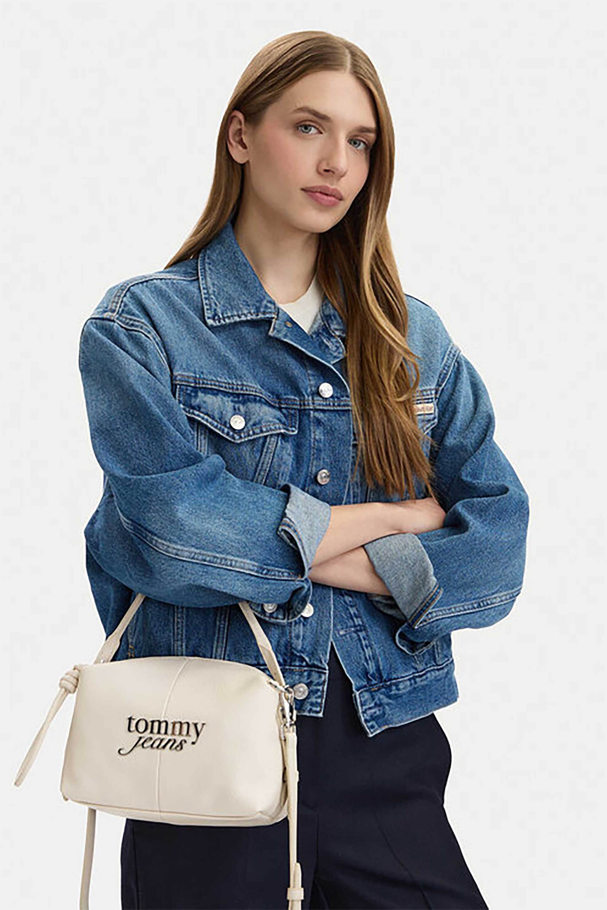 TOMMY JEANS Tommy Jeans γυναικεία τσάντα crossbody/χειρός με μεταλλικό monogram "Tjw Bold Camera Bag" - AW0AW18470 Μπεζ - 4