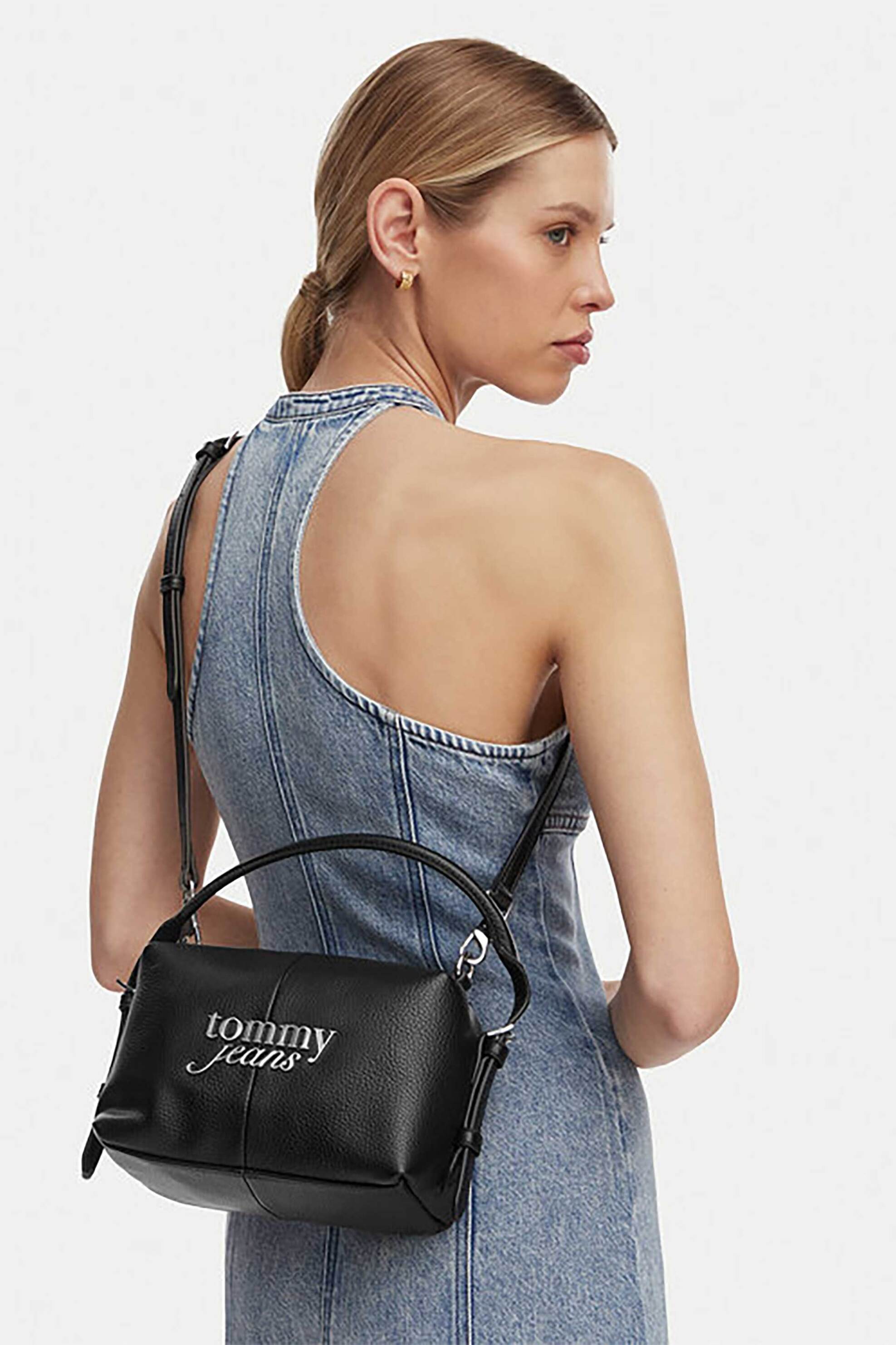 Tommy Hilfiger Γυναικεία Τσάντα Crossbody Χειρός με Μεταλλικό Monogram Tjw Bold Camera Bag - Aw0Aw18470 Μαύρο