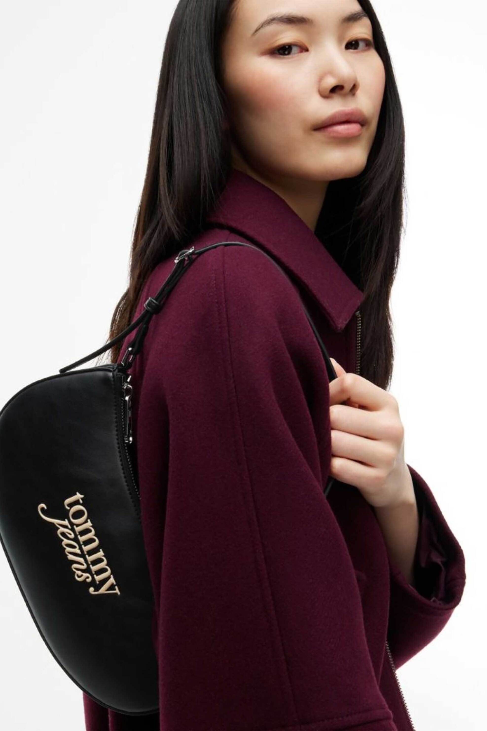 Tommy Jeans Γυναικεία Τσάντα Ώμου με Λογότυπο Must - Aw0Aw19047 Μαύρο