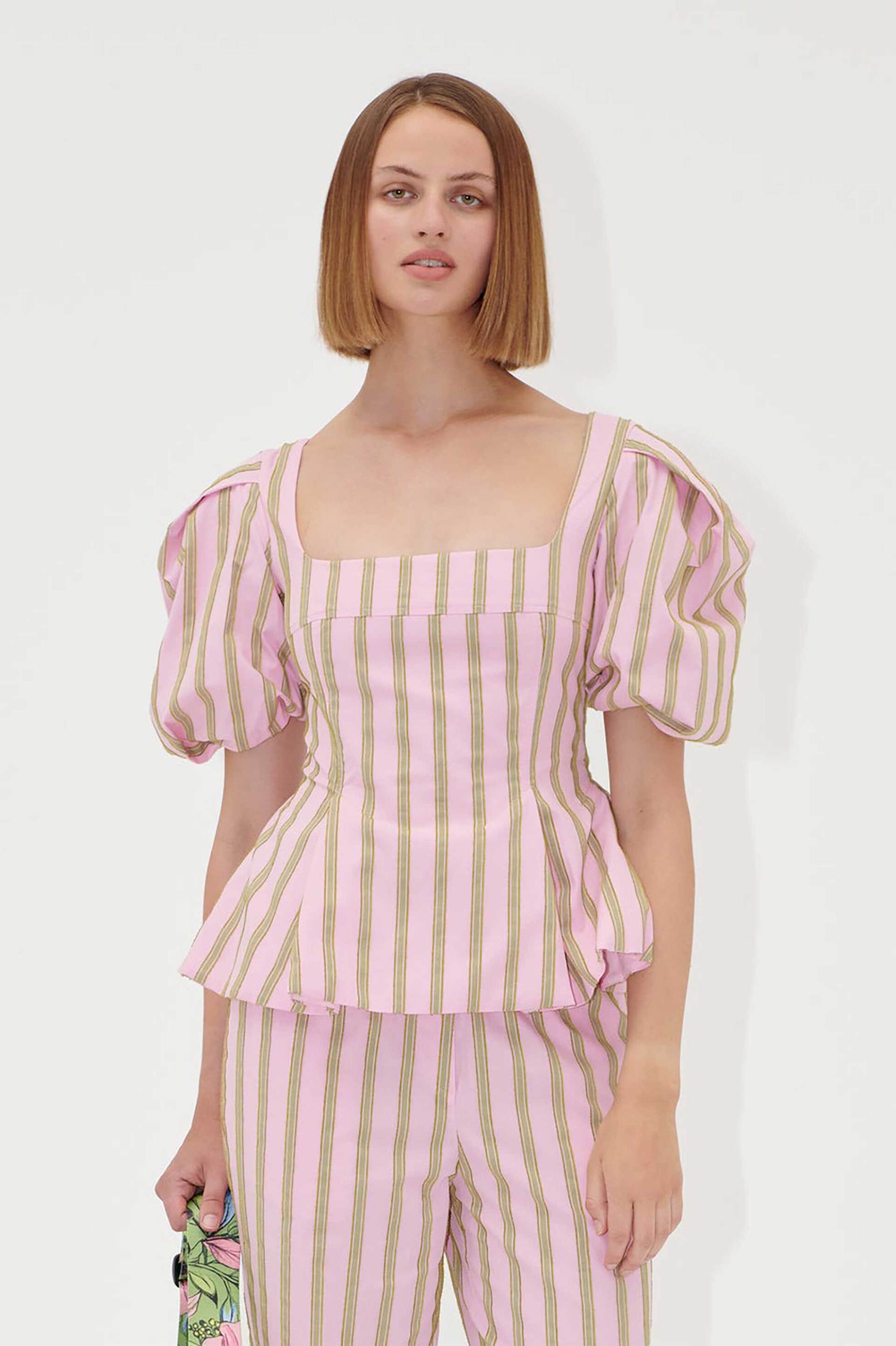 STINE GOYA Stine Goya γυναικείο τοπ με balloon μανίκια "Wallpaper Stripes" - SG-SS25-T055-2344 Ροζ