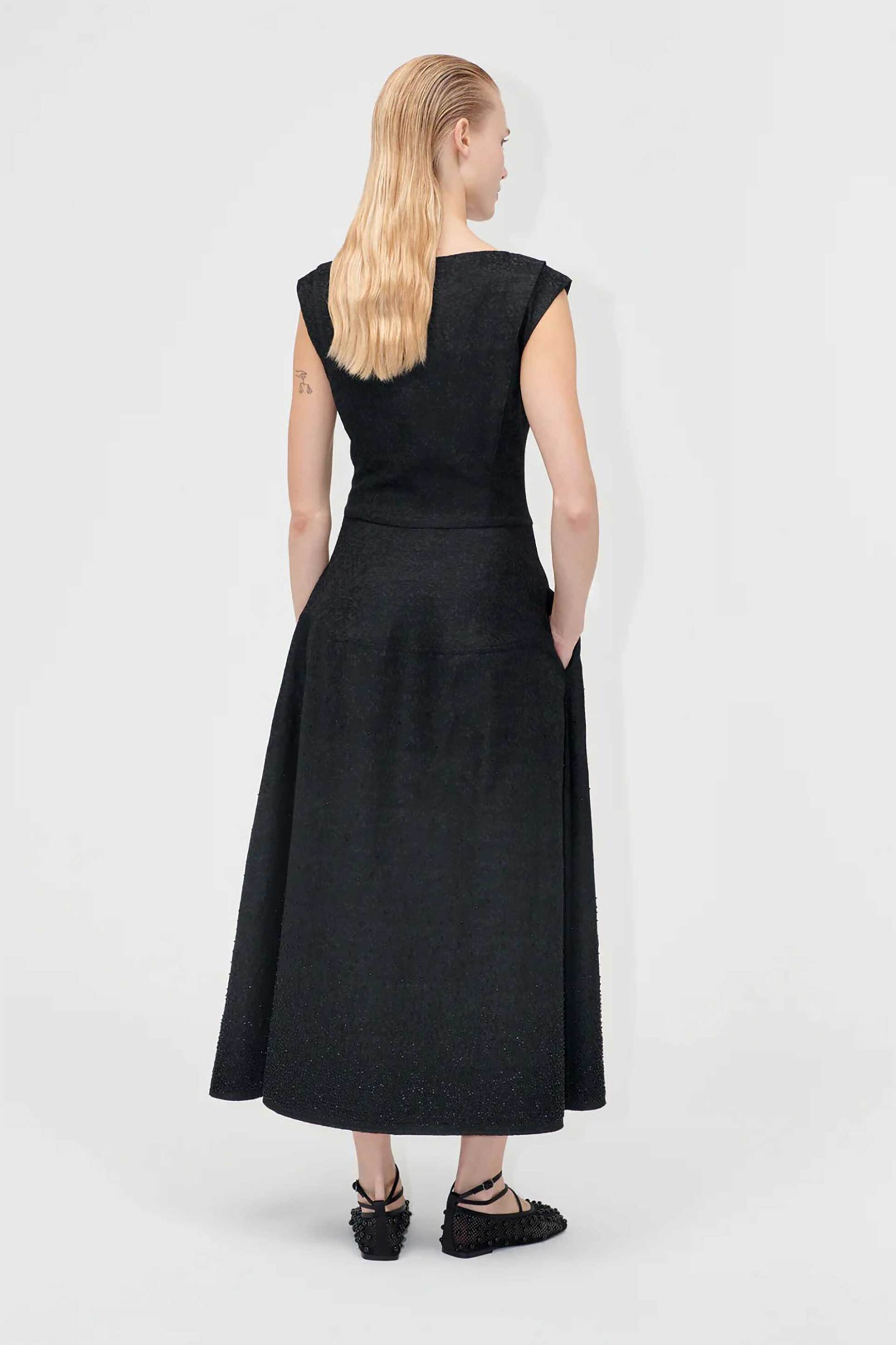 Stine Goya γυναικείο midi φόρεμα jacquard με διακοσμητικές πέτρες "Gradient Beads" - SG-PF25-D109-2379 Ανθρακί φωτογραφία