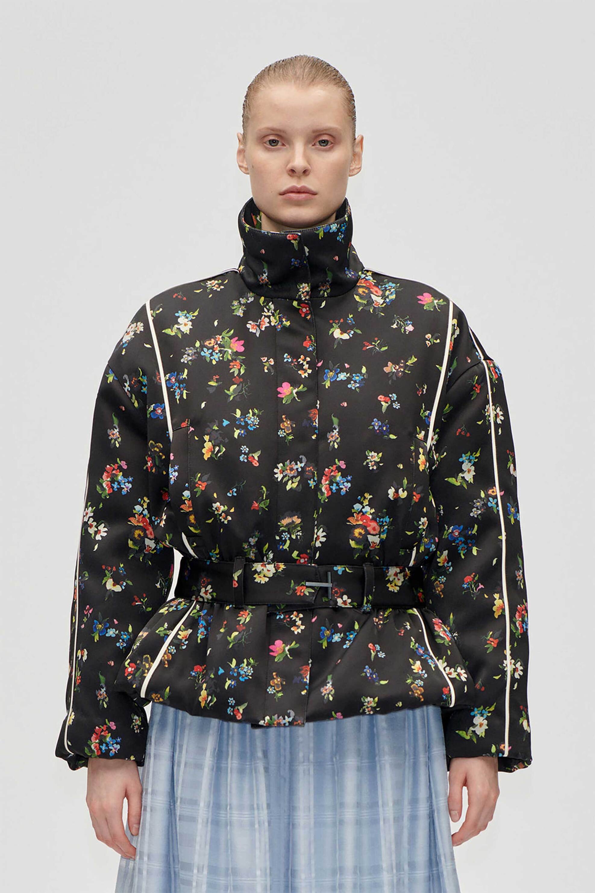 STINE GOYA Stine Goya γυναικείο μπουφάν με all-over floral print - SG-AW25-J056-2407 Μαύρο