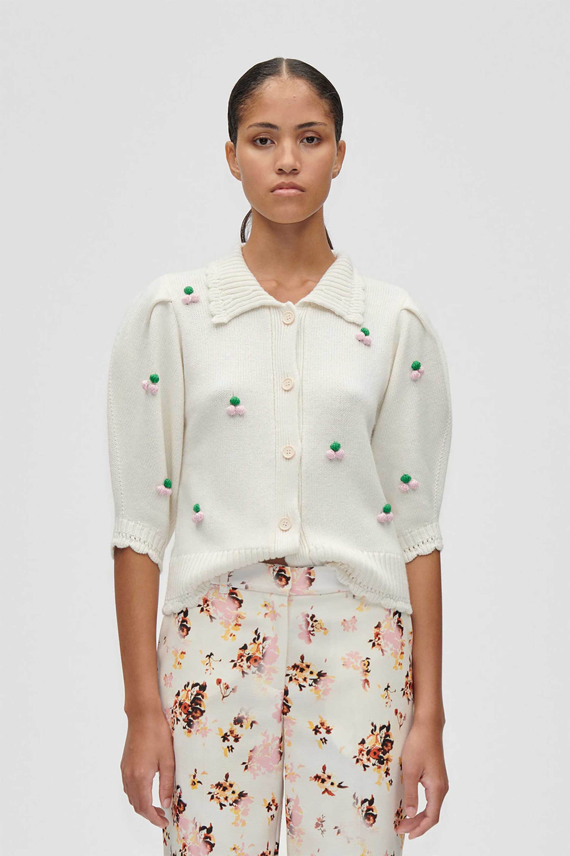 Stine Goya γυναικεία ζακέτα πλεκτή με κεντήματα - SG-AW25-K044-2359 Εκρού