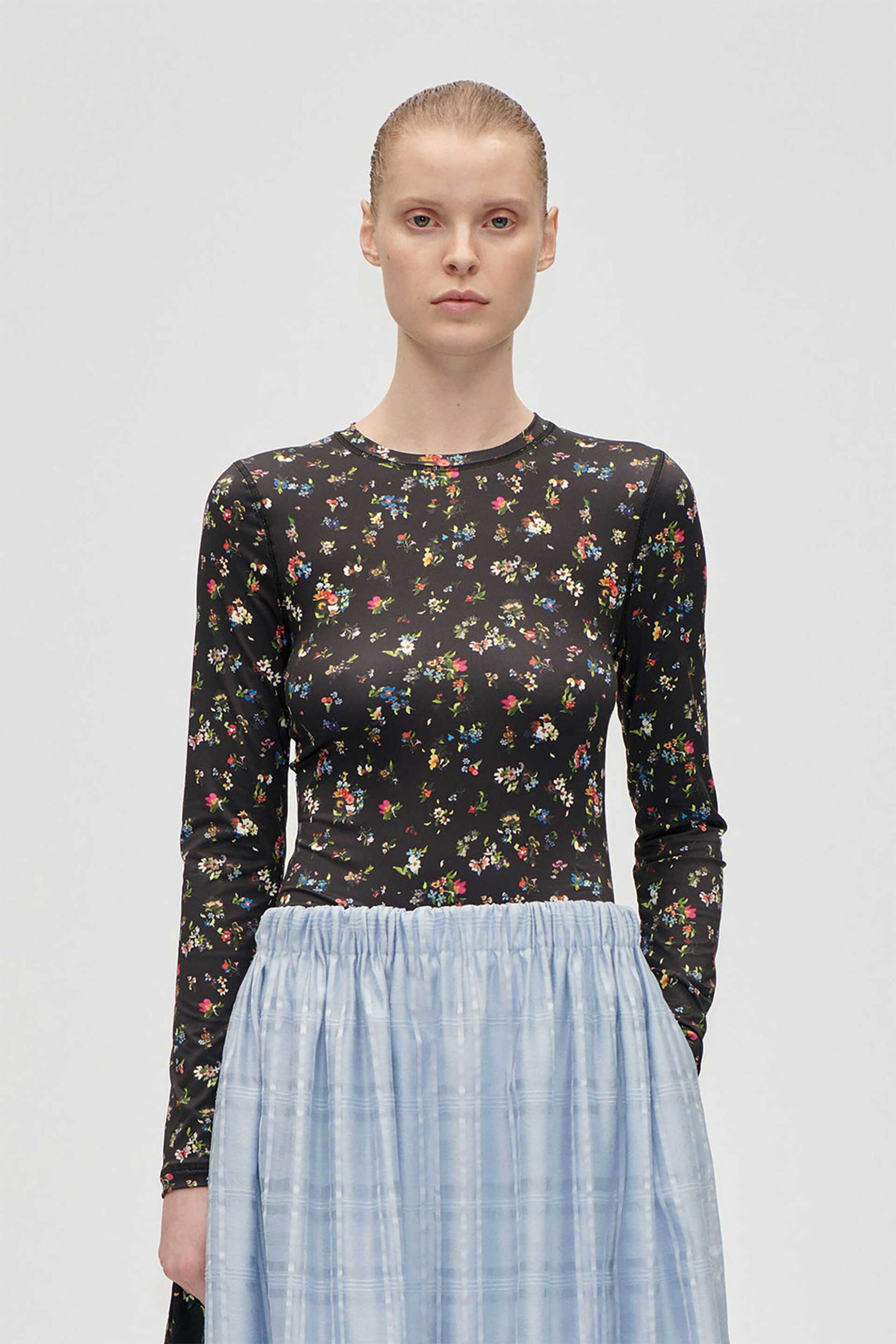 Stine Goya γυναικεία μπλούζα με floral print "Magnolia Garden" - SG-AW25-T007-2244 Μαύρο