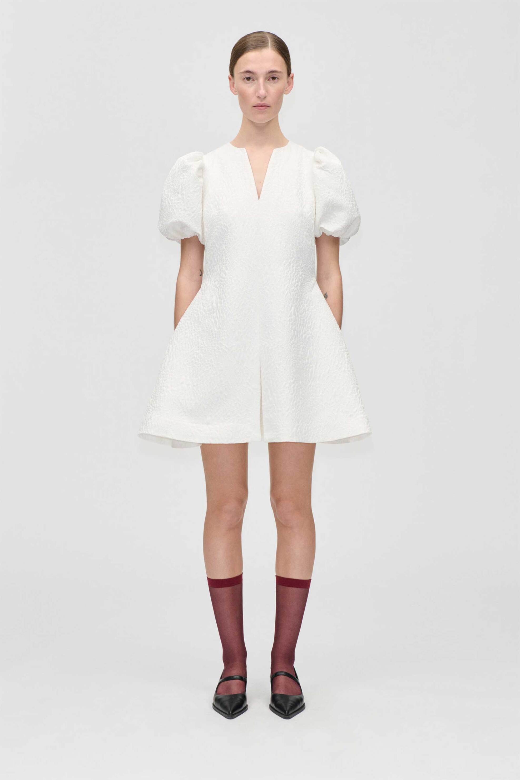 Stine Goya γυναικείο mini φόρεμα jacquard "Artist Flower Relief" - SG-PS26-D187-2448 Εκρού