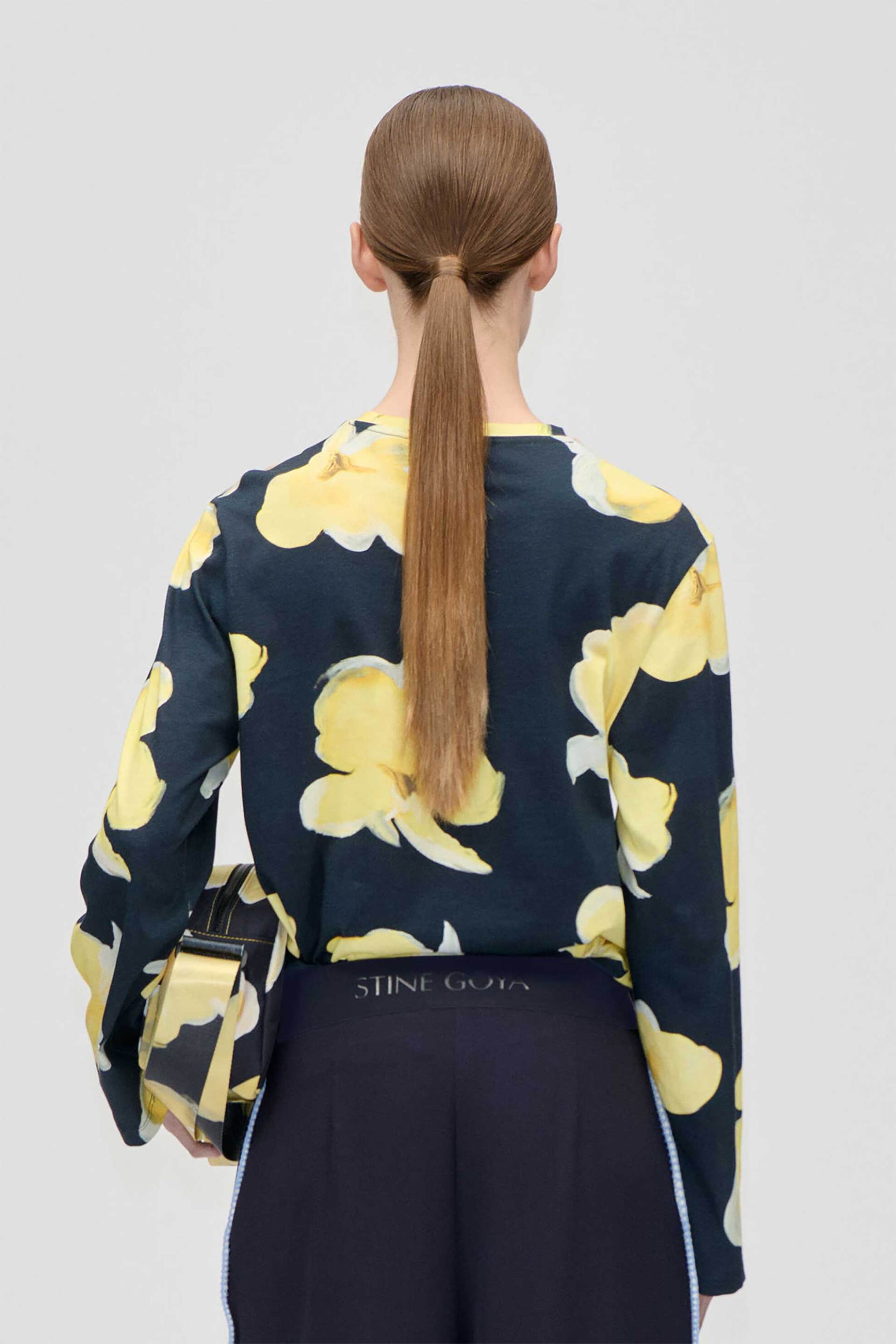 Stine Goya γυναικεία μπλούζα με floral print 