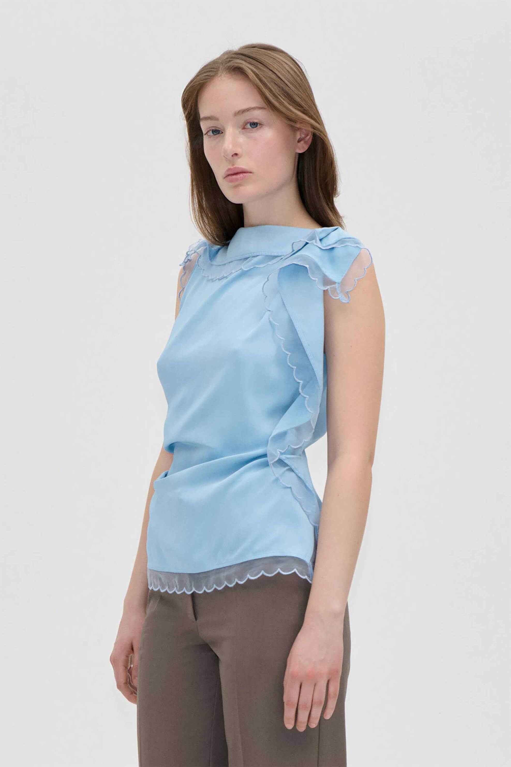 Stine Goya γυναικεία μπλούζα με βολάν - SG-AW26-T254-2538 Γαλάζιο