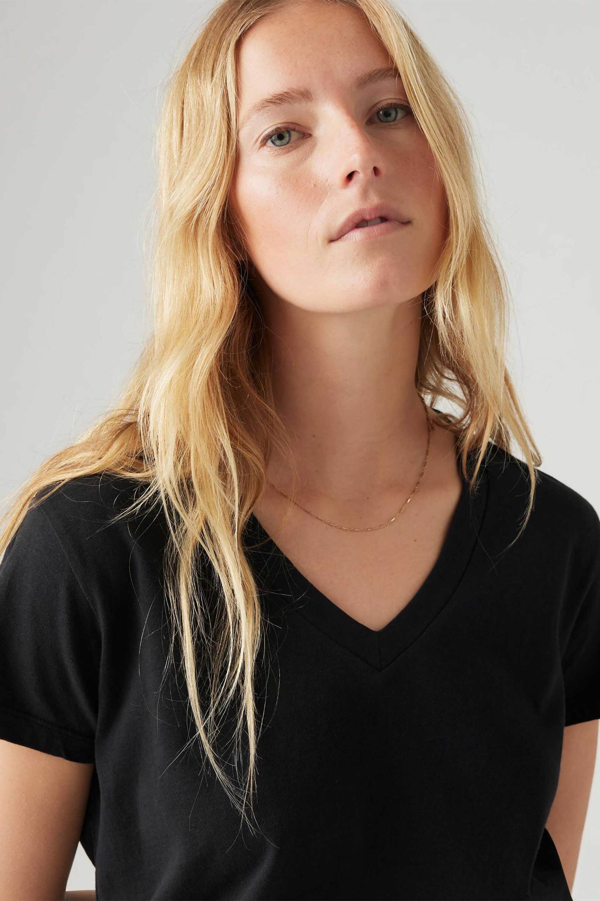 Levi's® γυναικείο T-shirt μονόχρωμο Relaxed Fit 