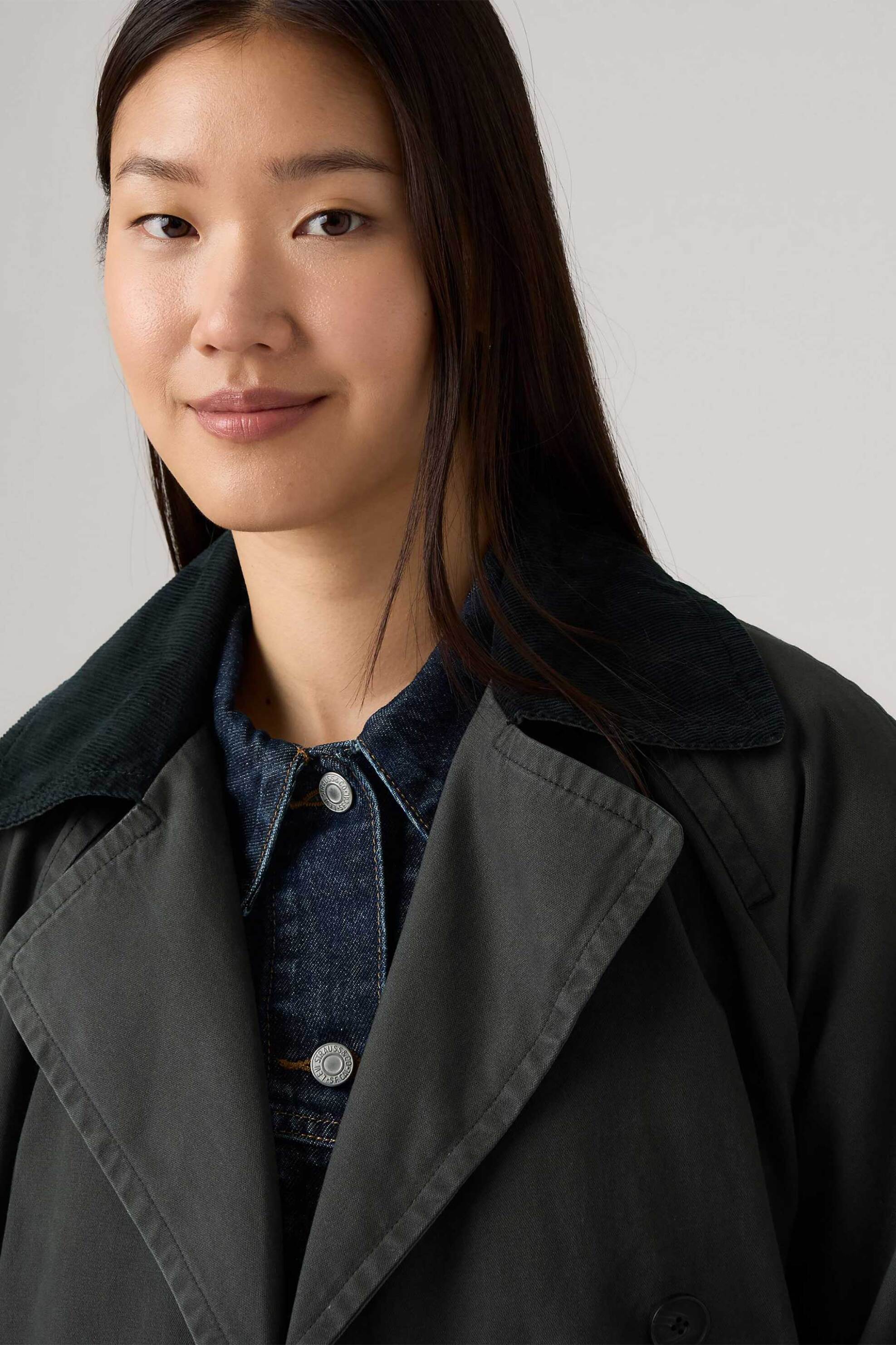 Levi's® γυναικεία καμπαρντίνα μονόχρωμη με τσέπες Relaxed Fit "Bree Barn" - 003G00000 Ανθρακί φωτογραφία