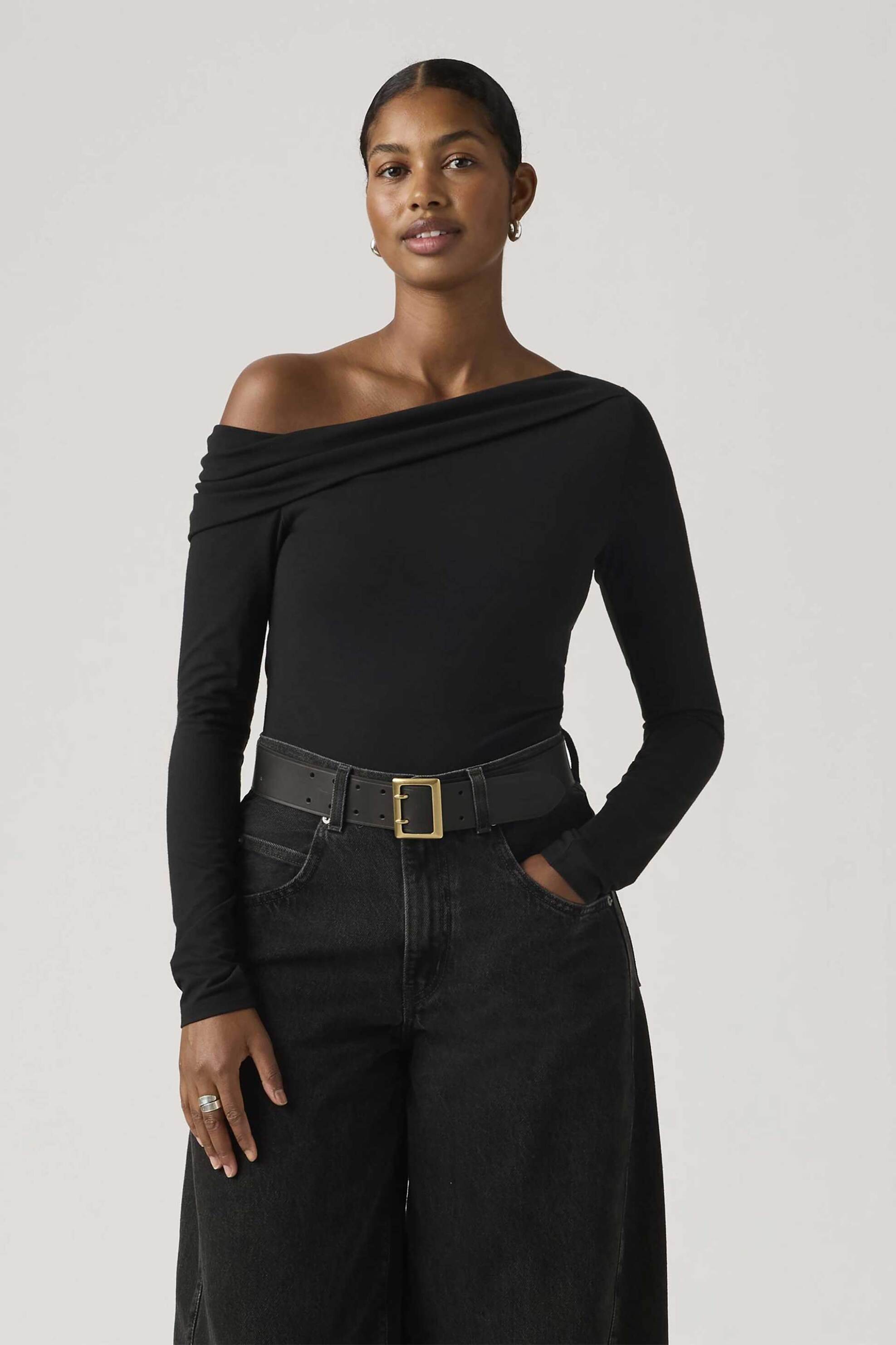 Levi's® γυναικεία μπλούζα off shoulder Slim Fit "Clara" - 005IT0000 Μαύρο