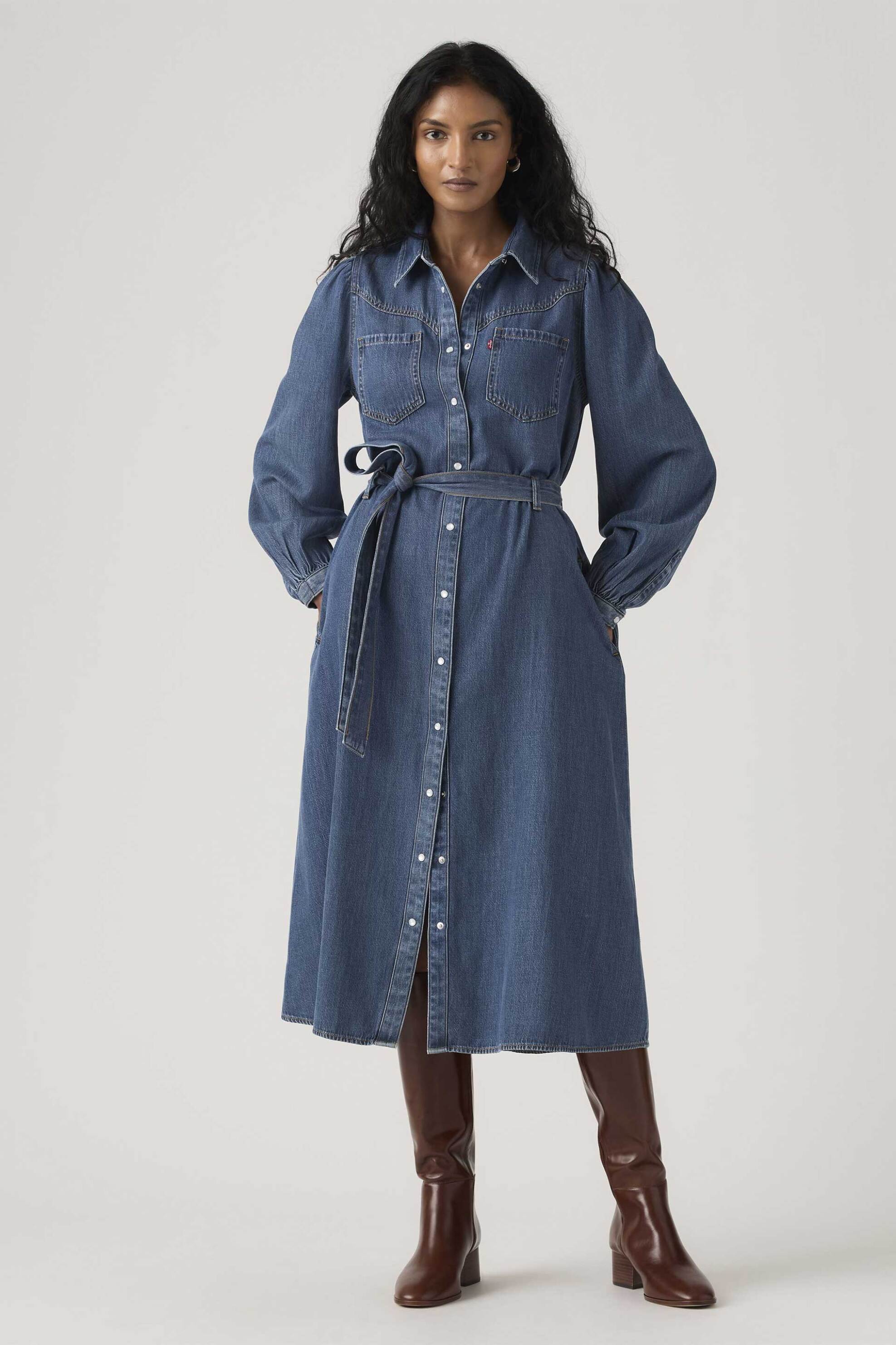 Levi's Levi's® γυναικείο denim midi φόρεμα σεμιζιέ με ζώνη Standard Fit 