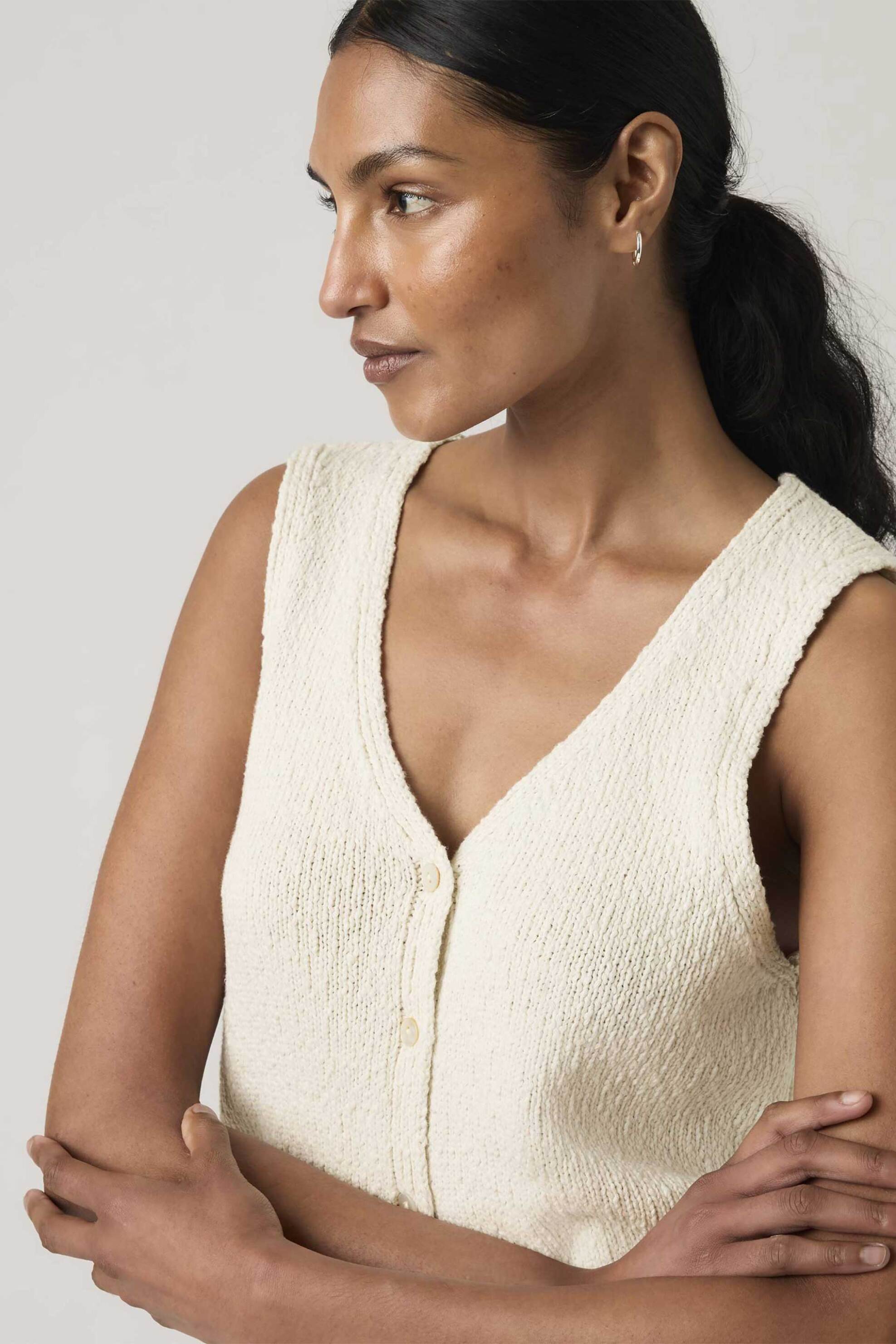 Levi's® γυναικείο γιλέκο μπουκλέ Standard Fit "Helen Mini" - 005AB0000 Λευκό φωτογραφία