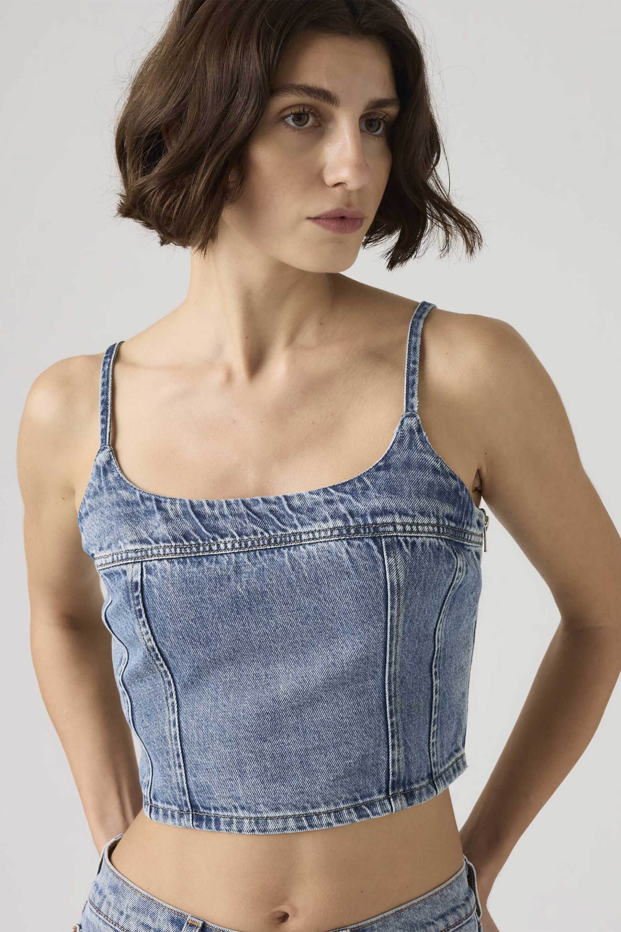 Levi's® γυναικείο denim τοπ αμάνικο cropped Slim Fit "Jadine" - 001SD0007 Denim Blue φωτογραφία