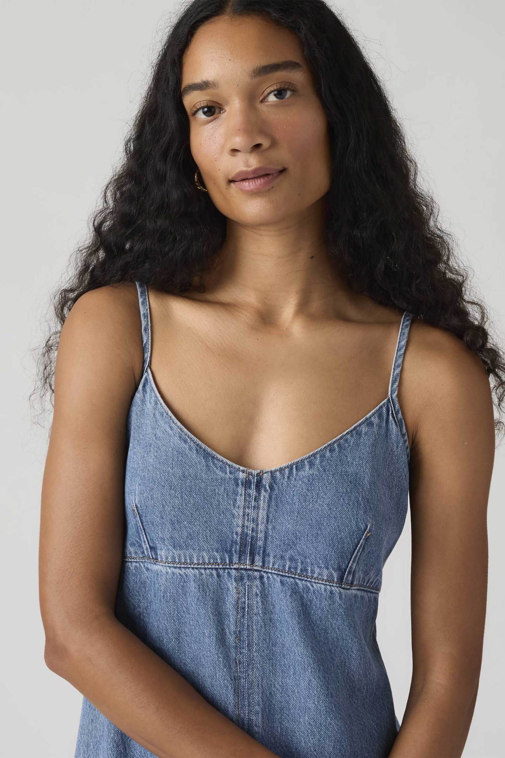 Levi's® γυναικείο denim midi φόρεμα με λεπτές τιράντες Standard Fit 