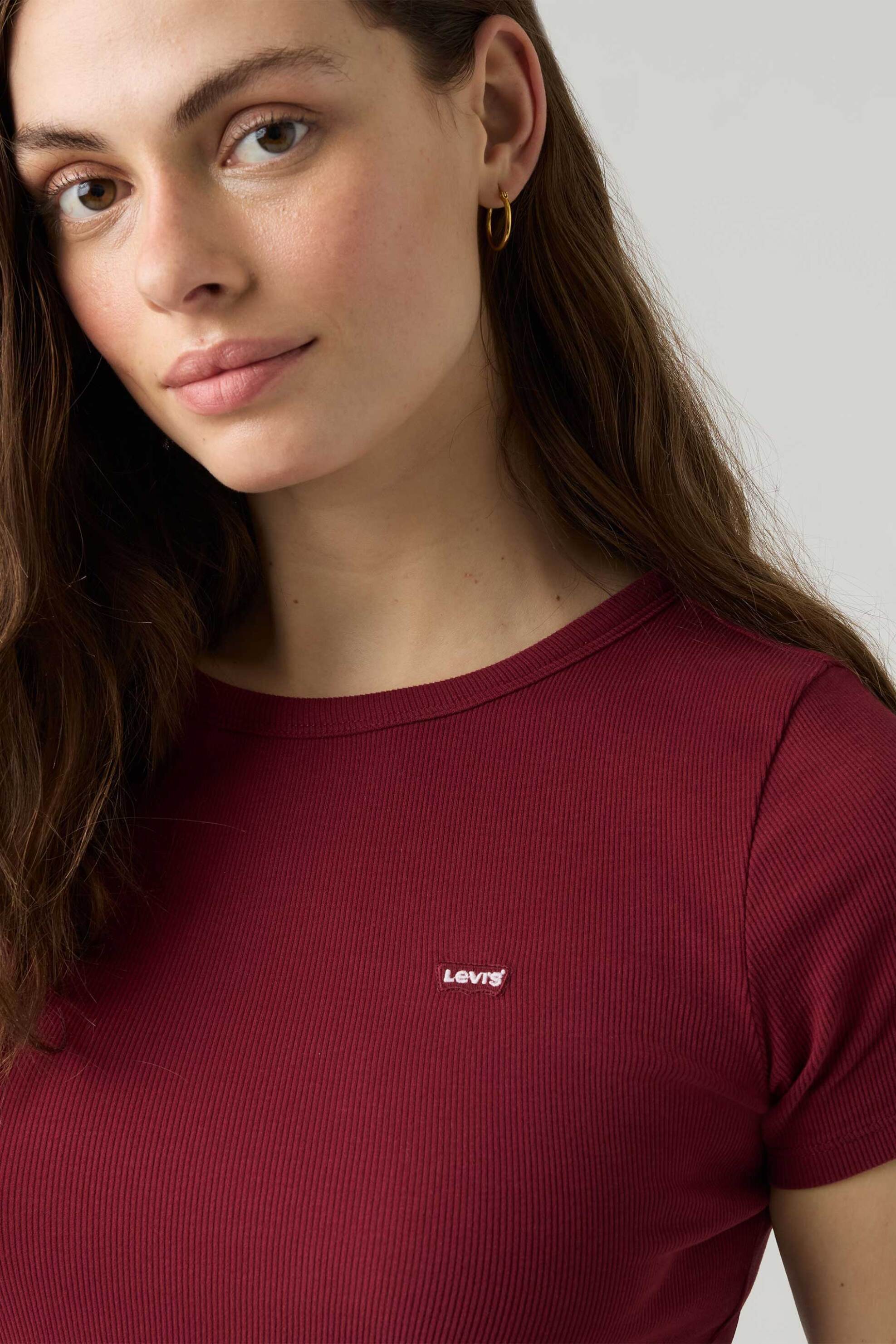 Levi's® γυναικείο T-shirt ribbed με λογότυπο Slim Fit 
