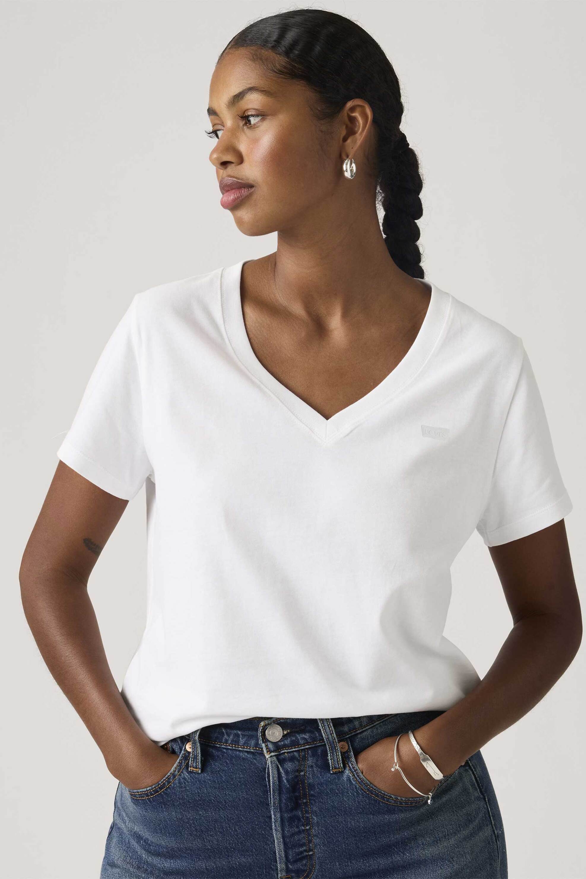 Levi's® γυναικείο T-shirt με V και λογότυπο Standard Fit 