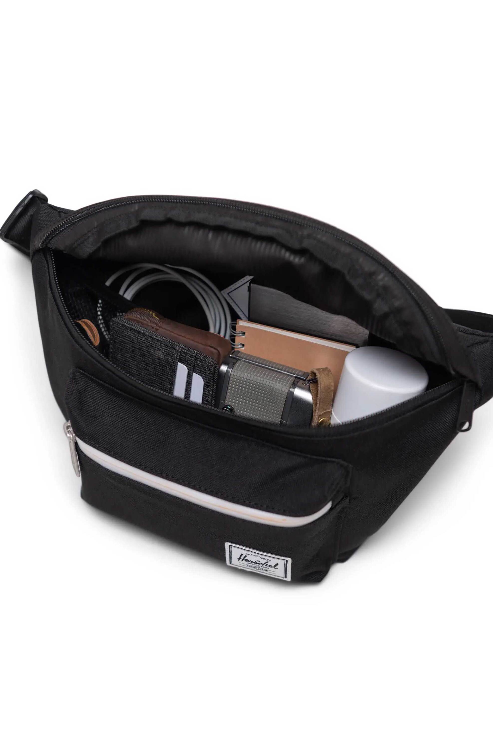 Herschel unisex τσαντάκι μέσης μονόχρωμο με contrast logo patch "Pop Quiz" 3,5 L - 66UACL00922 Μαύρο φωτογραφία