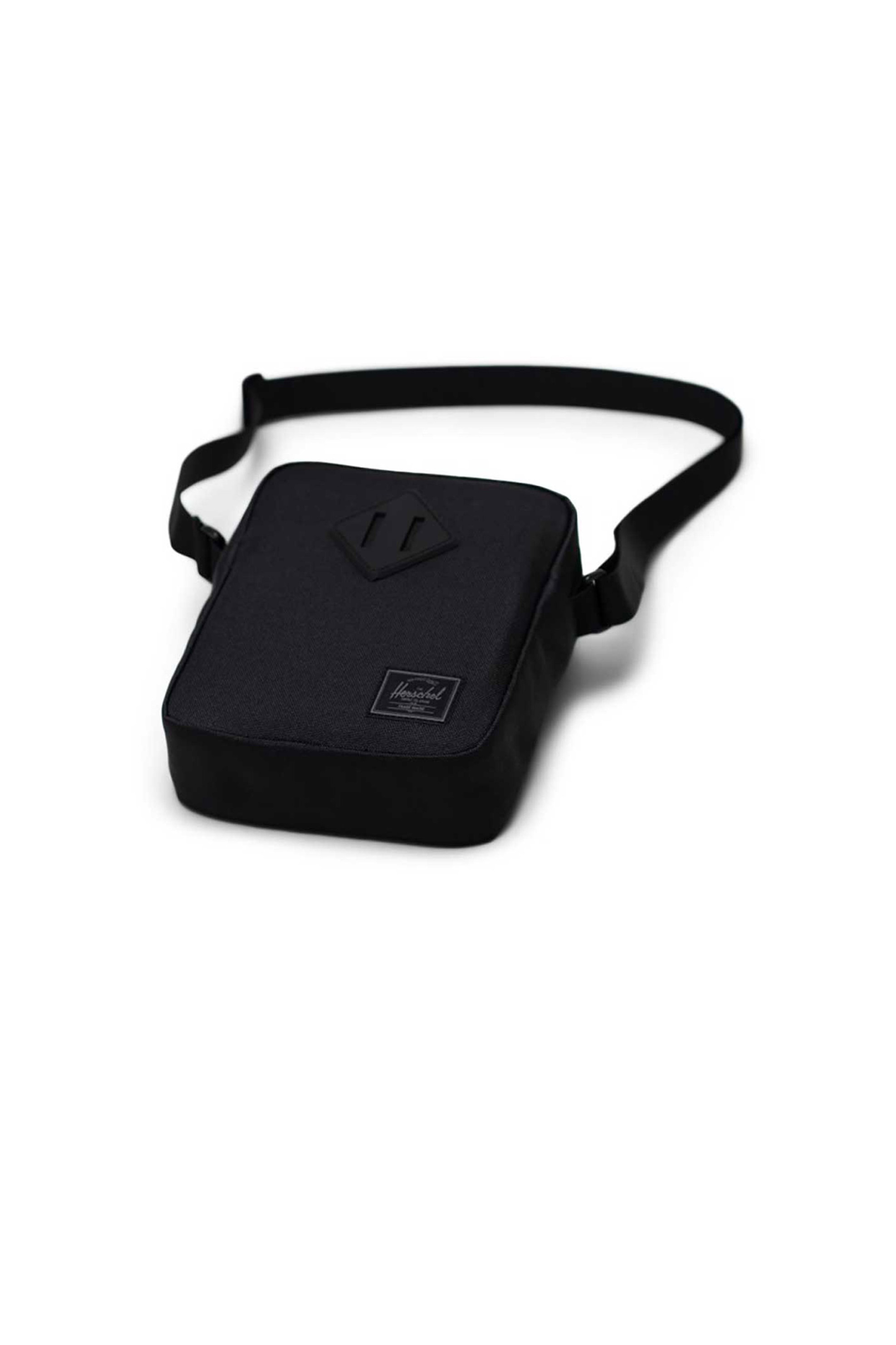 Herschel unisex τσάντα crossbody μονόχρωμη με contrast logo patch "Heritage™" 2,6 L - 66UACL00886 Μαύρο φωτογραφία