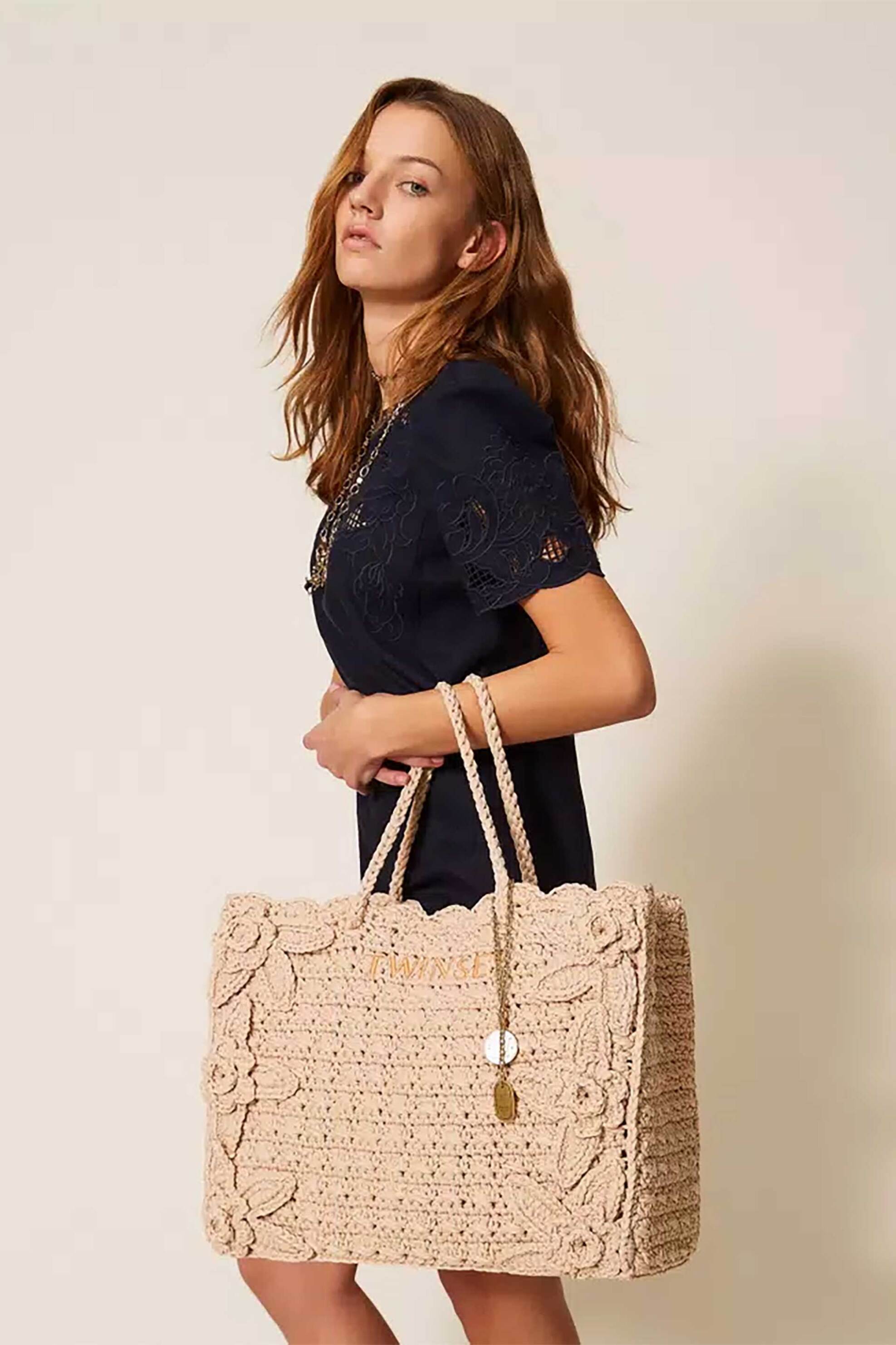 Twinset Γυναικεία Πλεκτή Τσάντα Ώμου Shopper με Γούρι - 261Tb7510 Εκρού