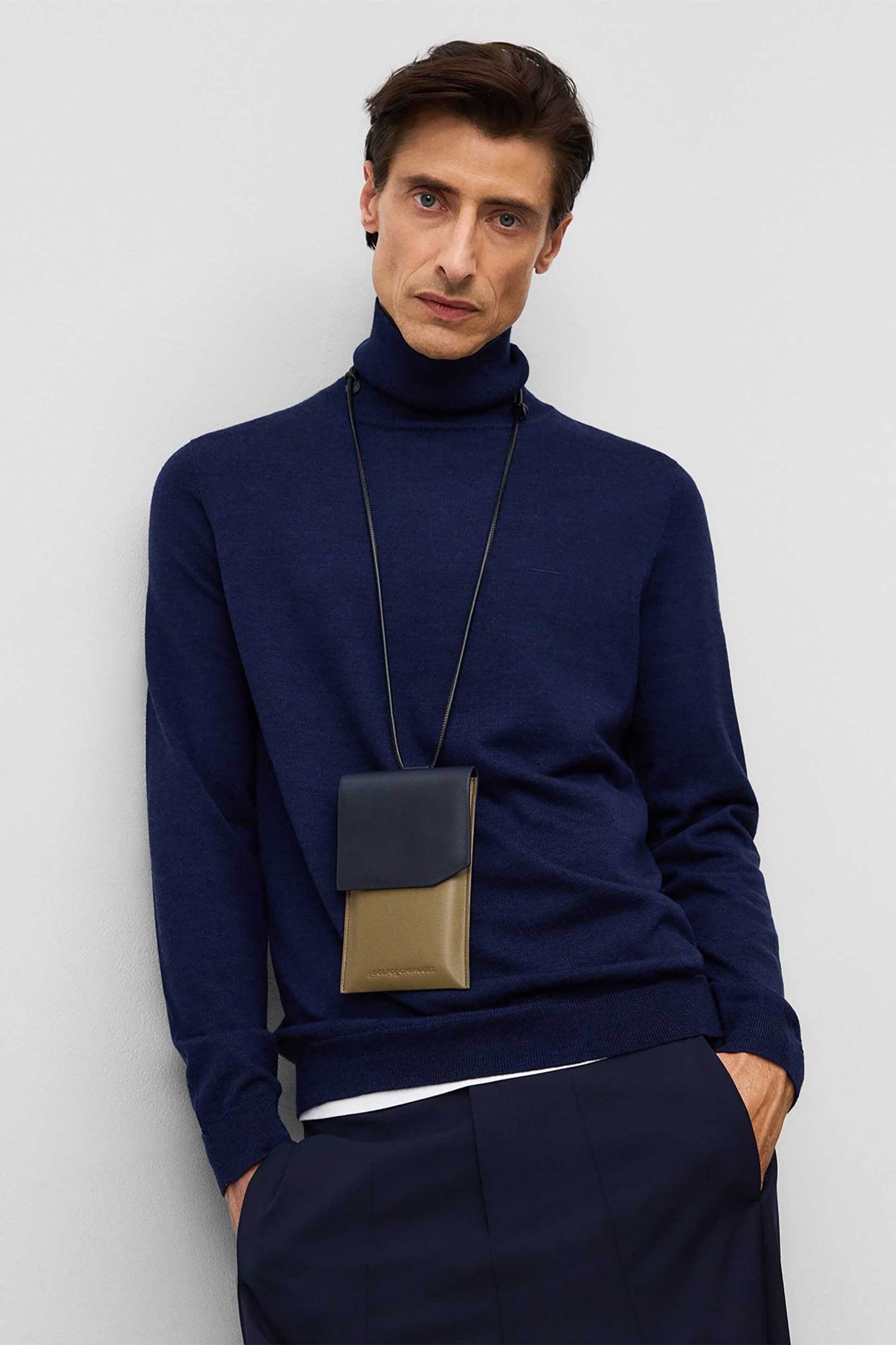 Adolfo Domínguez ανδρική δερμάτινη θήκη για κινητό - 131061110 Λαδί φωτογραφία