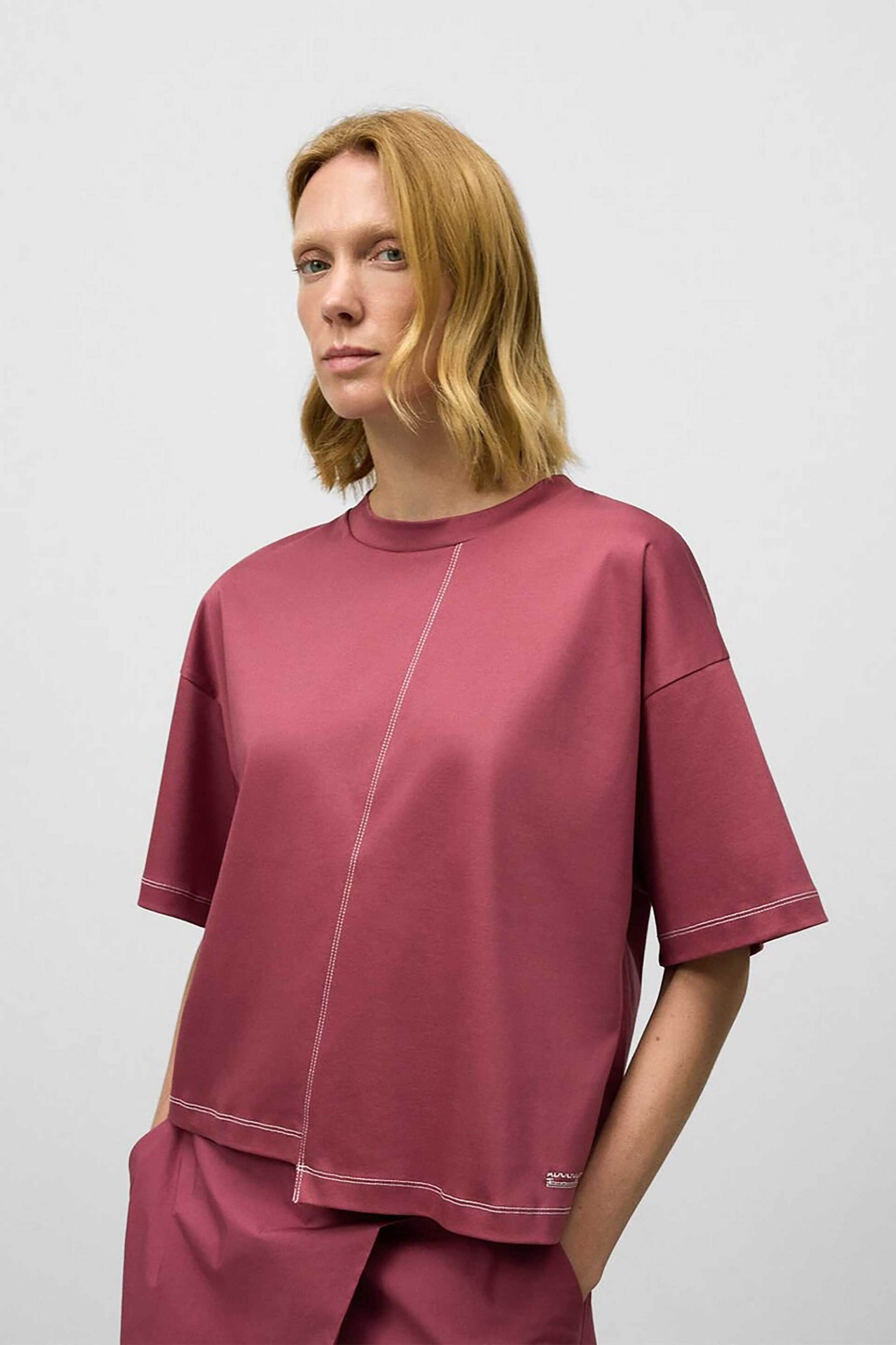 Adolfo Domínguez γυναικείο T-shirt με ασύμμετρη γραμμή - 272041127 Βυσσινί