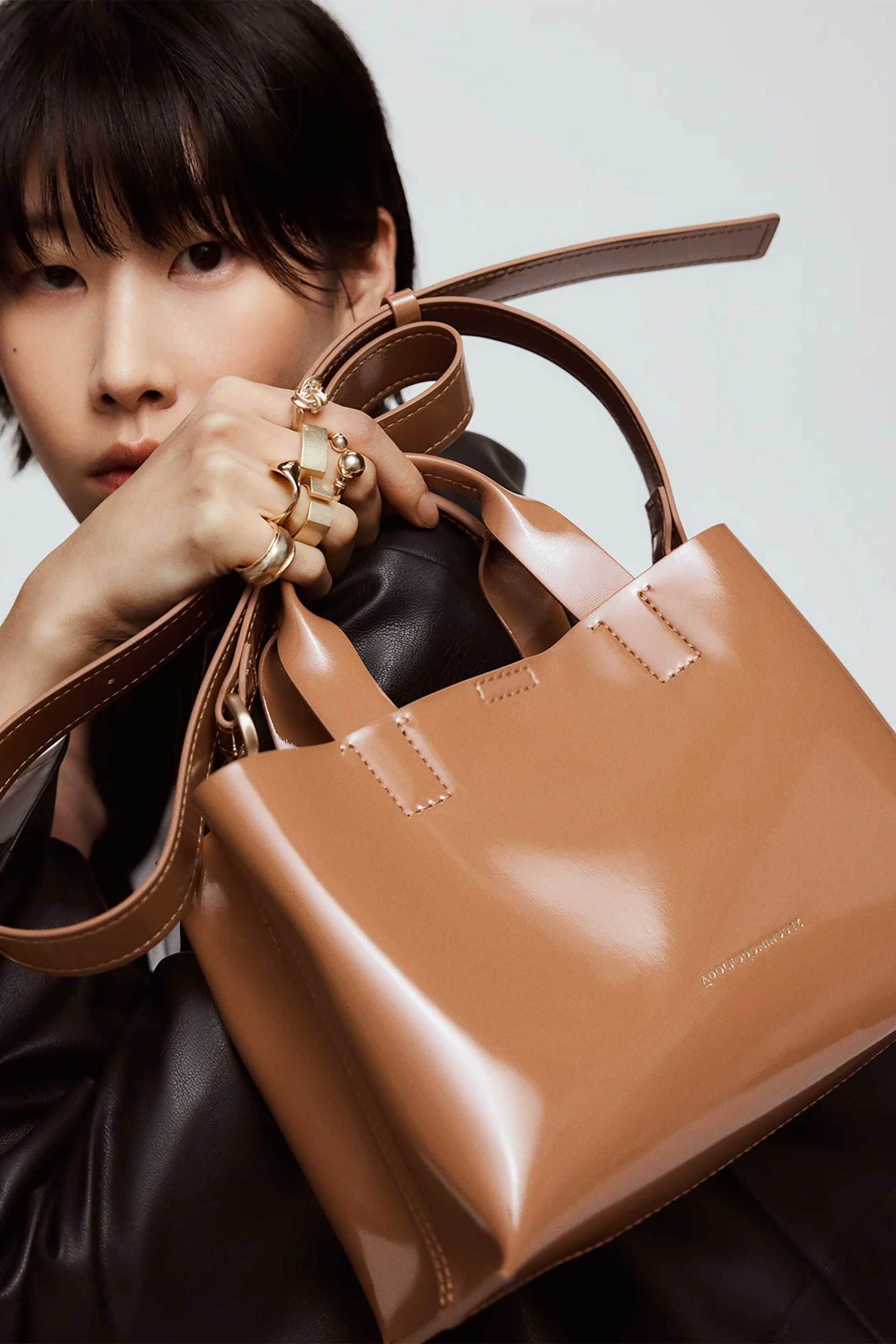 Adolfo Domínguez γυναικεία τσάντα mini shopper μονόχρωμη "Mica" - 212042311 Καμηλό φωτογραφία