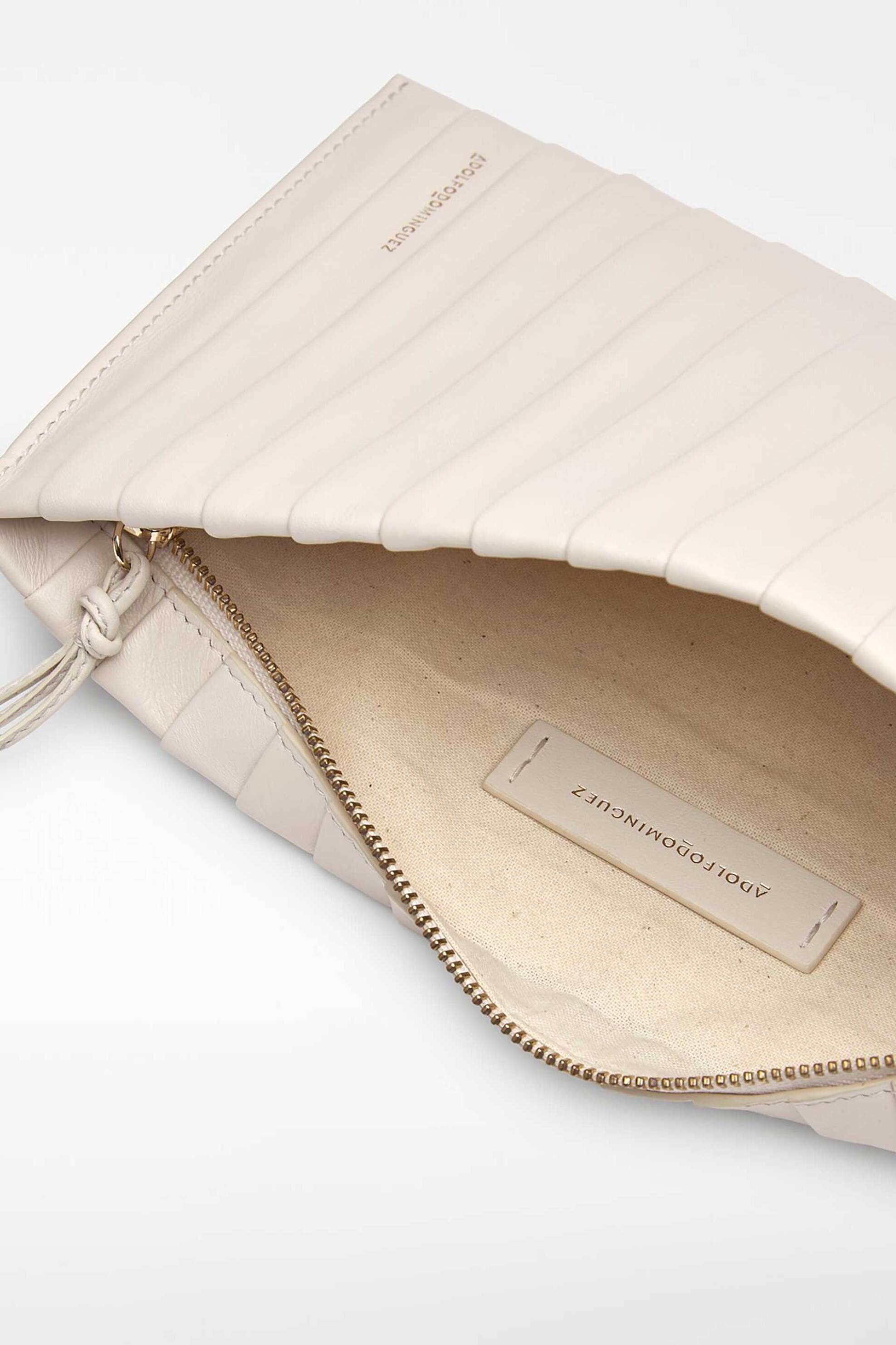 Adolfo Domínguez Γυναικείο Clutch με Πλισέ Σχέδιο - 231051658 Εκρού