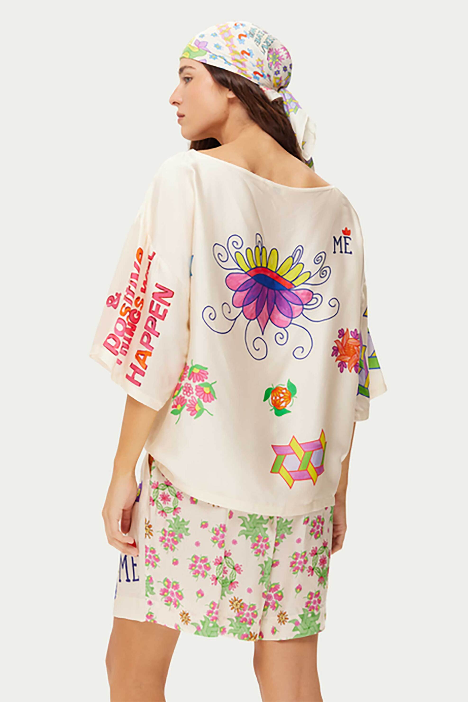 ME369 γυναικείο σορτς "Dina Plated" - 15007/SS26 Πολύχρωμο φωτογραφία