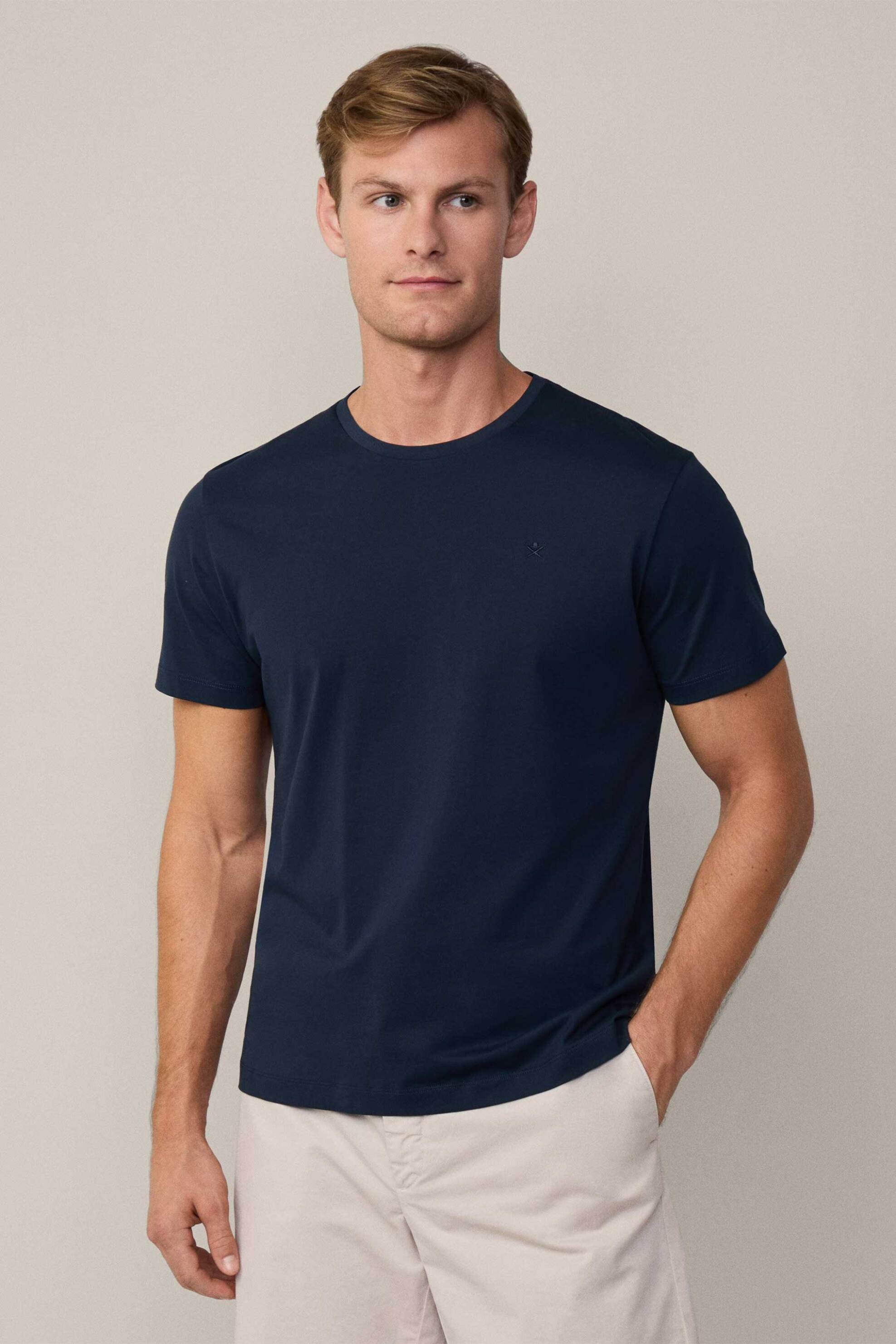 HACKETT Hackett ανδρικό T-shirt μονόχρωμο με ton-sur-ton λογότυπο Classic Fit - HM500775 Μπλε Σκούρο