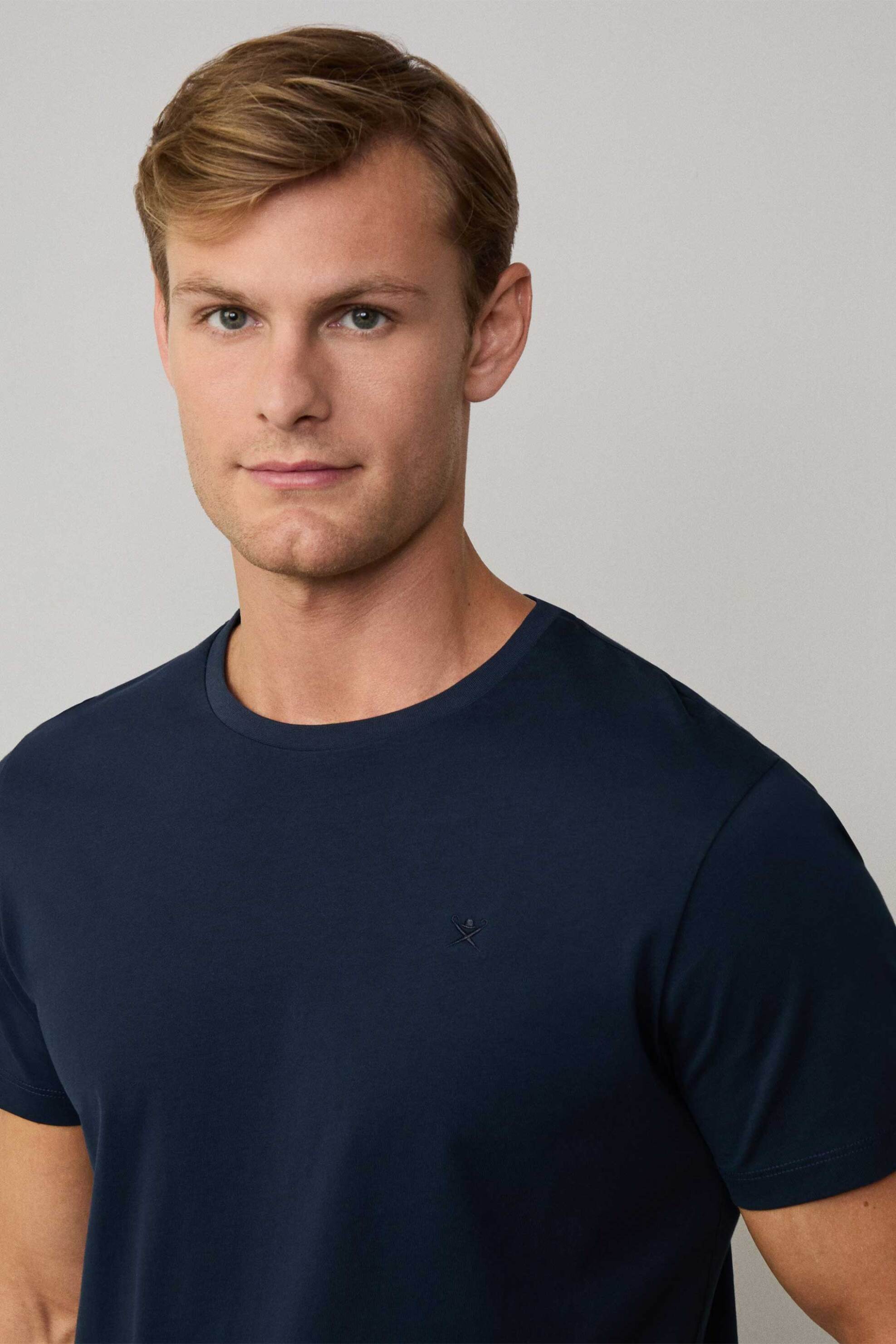 Hackett ανδρικό T-shirt μονόχρωμο με ton-sur-ton λογότυπο Classic Fit - HM500775 Μπλε Σκούρο φωτογραφία