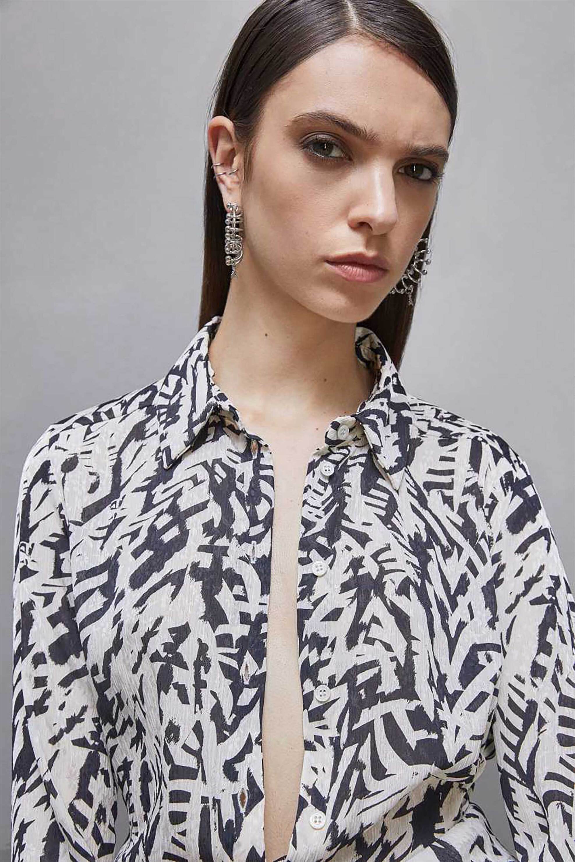 Patrizia Pepe γυναικείο πουκάμισο με all-over print Slim Fit - 8C0703A463 Μαύρο φωτογραφία