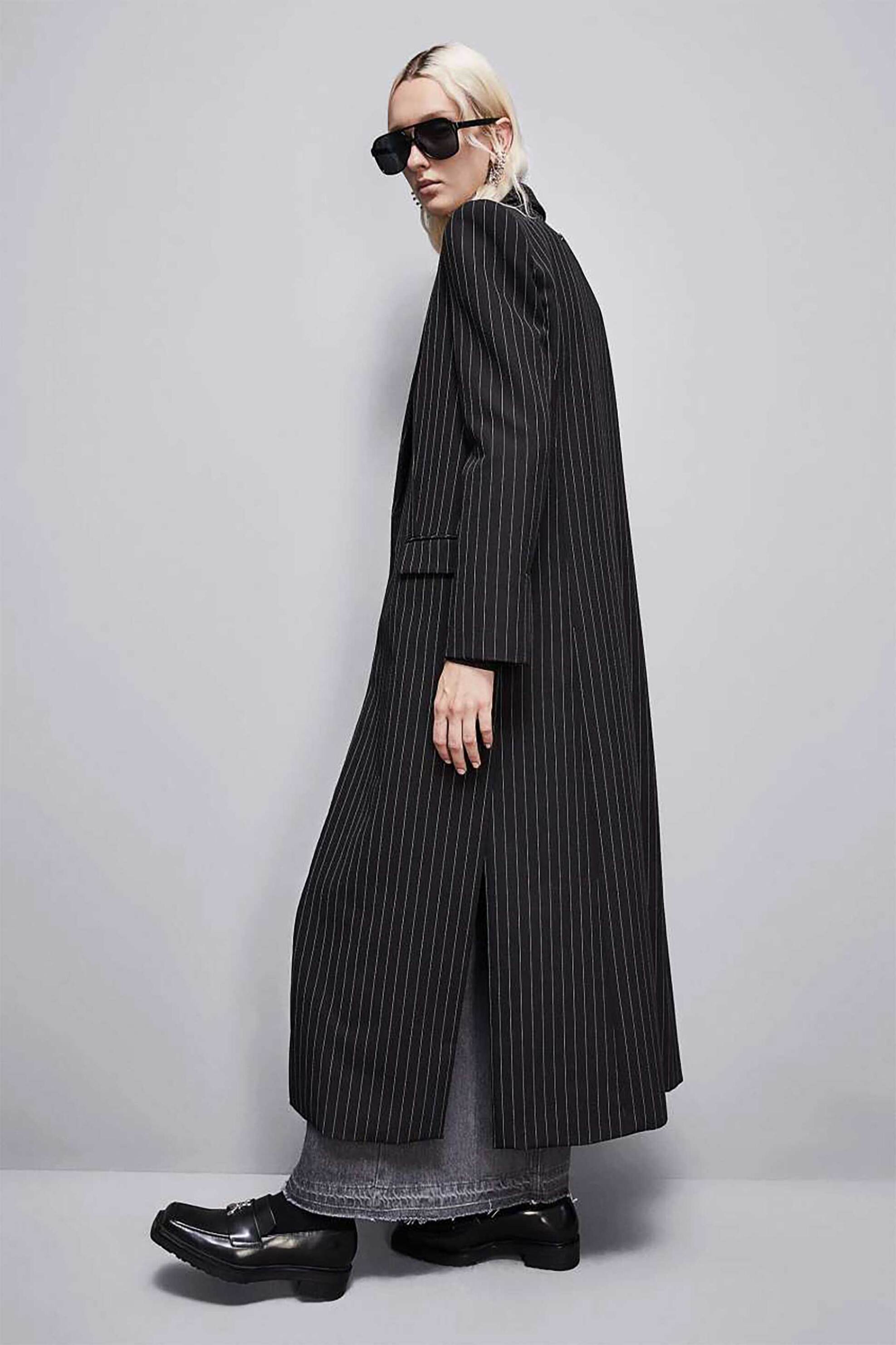 Patrizia Pepe γυναικείο παλτό με ριγέ σχέδιο και μεταλλική λεπτομέρεια - 8O0145A457 Μαύρο φωτογραφία